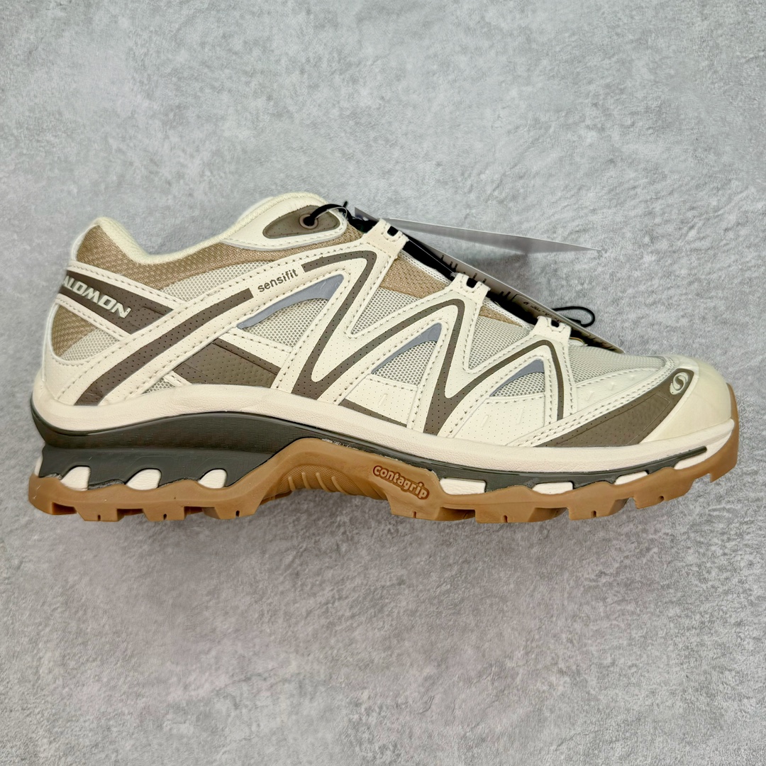 💰250 ＃X版 Salomon XT-QUEST ADV 萨洛蒙潮流越野机能户外功能鞋 纯原外贸平台特供订单 耗时半年巨作 全套原纸板楦头开发 原厂特供网布配套加持 确保原汁原味 完美呈现版型 原档数据独家私模五层组合大底 男女鞋同步官方开发至46.5 原装Ortholite轻量化鞋垫 中底布带钢印编号 原厂TPU锁扣 进口港宝加持 后跟自然饱满 还原公司包裹性 基于 SALOMON 初代 XT 鞋身造型并搭载 4D ADVANCED CHASSIS™ 大底打造而成 为这款 XT-QUEST 带来了多项足部控制与保护等功能性 如在运动过程中控制左右晃动的过程而提高稳定性、改善长途越野过程中足中到足尖的过渡、提高感知岩石的精确度以抵抗尖锐物体对脚底的伤害以及采用动态缓冲来增强穿着舒适感 从而减轻疲劳感 使 XT-QUEST 成为一双舒适且安全的户外之履 尺码：36 36.5 37.5 38 38.5 39 40 40.5 41 42 42.5 43 44 44.5 45 46 46.5 编码：Pby3936020-运动鞋