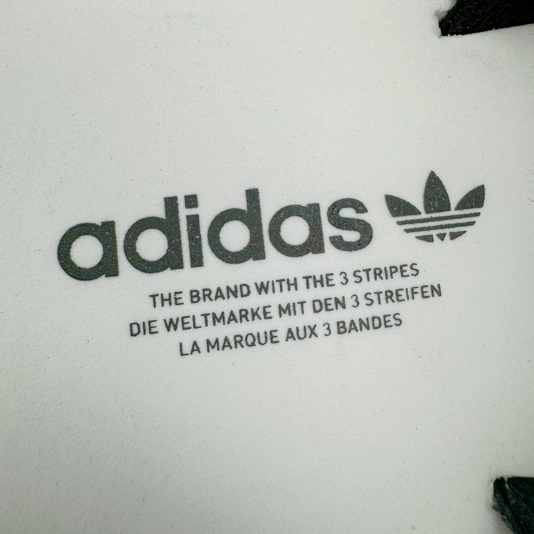 图片[13]-＃纯原 AD Gazelle Beach Slide\\\”Core Black/White\\\”羚羊海滩系列经典沙滩百搭休闲运动拖鞋“黑白”JQ7421 采用环保牛巴磨砂革鞋面材质 双层组合轻量鞋床#耐磨EVA材质压模大底 尺码： 36-45-选品中心