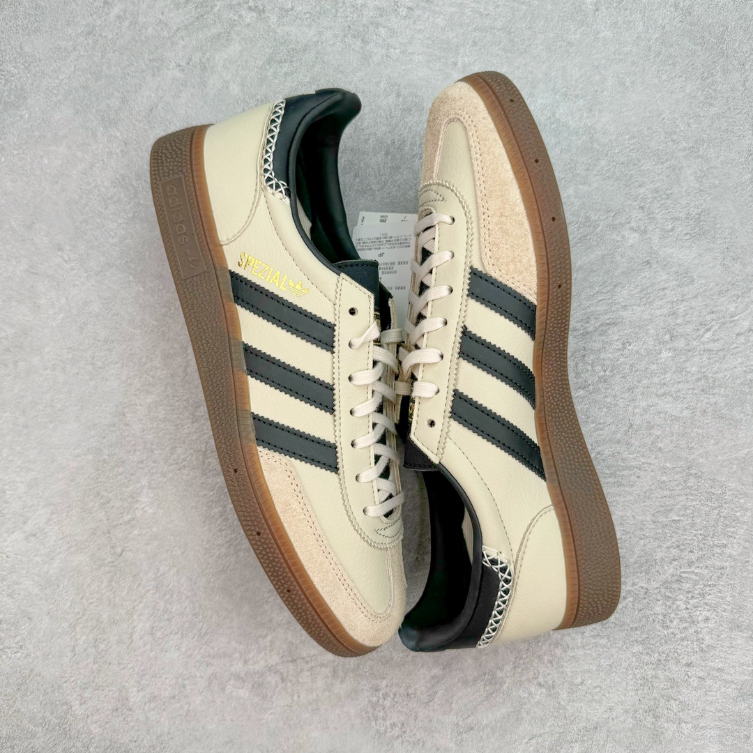 图片[3]-💰180 ＃C版纯原 AD Originals Handball SPZL 手球运动员系列百搭休闲运动板鞋 IE3698 这款来自阿迪达斯的这款HANDBALL SPZL前身是一双手球运动鞋，这一次拿来复刻，所以鞋面的主要色彩选用了黑色， 鞋面外侧除了Spezial字母之外还有三叶草标志。Handball SPZL作为复古手球训练鞋与作为室内足球鞋的Samba有着异曲同工之处，但是质感更为出众的鞋身以及丰富的配色选择比起Samba来讲可以说是更胜一筹了！尺码：36 36⅔ 37⅓ 38 38⅔ 39⅓ 40 40⅔ 41⅓ 42 42⅔ 43⅓ 44 45  编码：Jby2936050-运动鞋