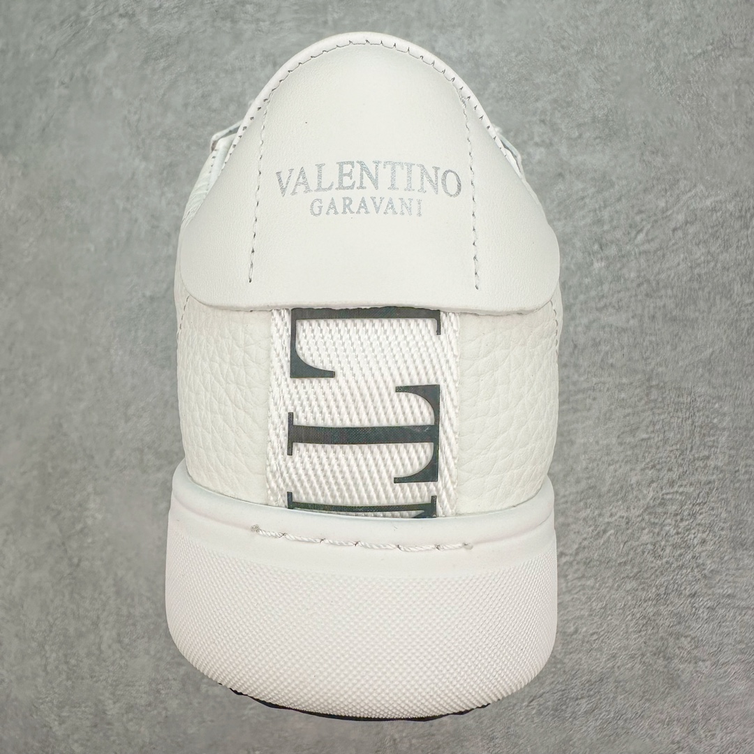 图片[8]-💰400 华伦天奴 Valentino Garavani VL7N Low Sneaker 系列低帮百搭绑带小白鞋板鞋 原楦数据开发版型 配置原装礼盒防尘袋及包装物 采用进口头层荔枝纹小牛皮革组合固色翻毛皮鞋面材质 小牛真皮内衬及内里灌注PU缓震乳胶脚垫 外置厚实RB增高橡胶大底 个性标识与街头灵感完美平衡 意大利高奢时装品牌 6个绑带搭配橡胶质感VLTN LOGO Valentino Garavani LOGO印在背部和鞋舌 尺码 : 35 36 37 38 39 40 41 42 43 44 45 编码：Wby4936070-运动鞋