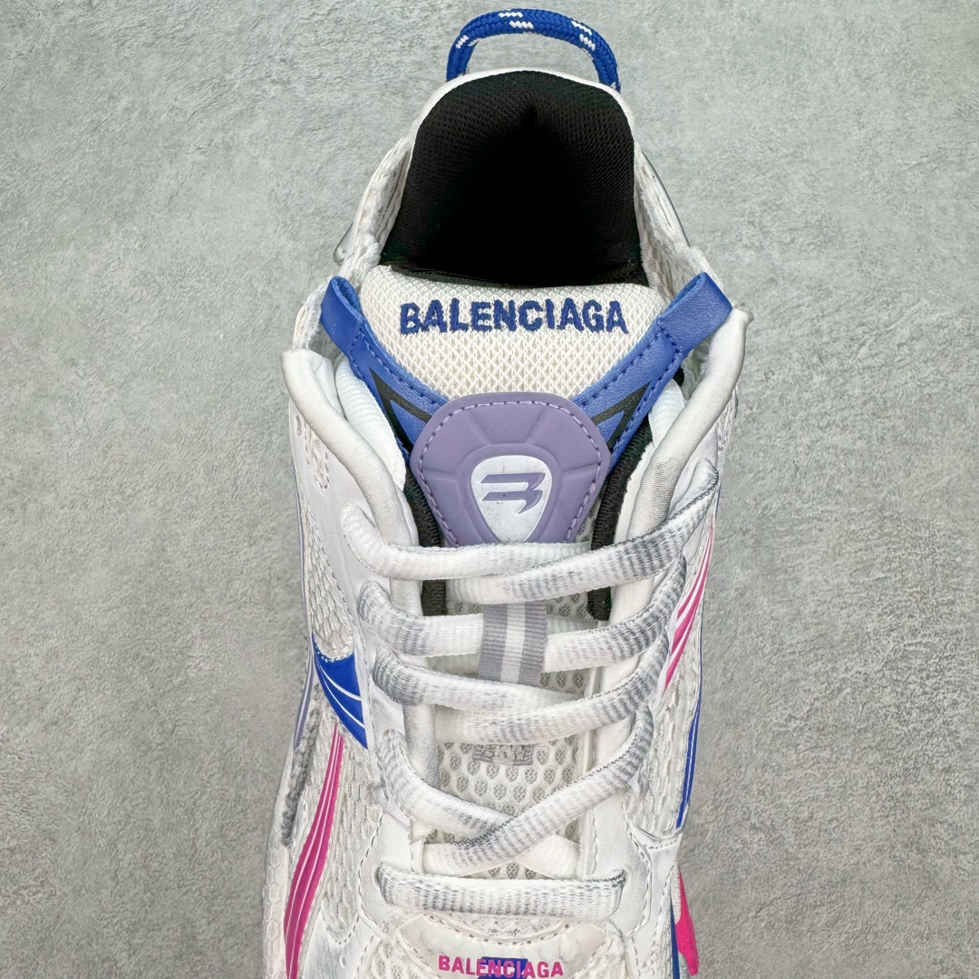 图片[5]-💰460 ＃VG零售版 BALENCIAGA Runner Sneaker 巴黎世家七代慢跑系列低帮复古野跑潮流运动鞋老爹鞋 尼龙和网布材质 磨损效果 鞋头边缘印有尺码 背面浮印尺码 外侧印有跑者徽标 鞋舌刺绣 Balenciaga 品牌标识 鞋跟背面 Balenciaga品牌标识 材质采用65%聚氨酯、35%聚酯纤维 全新 Runner 鞋型轮廓借鉴于 2000 年初的复古线条 搭载大网眼面料制成鞋面基础，由粉色、白色尼龍与橡胶质地覆盖鞋面诠释线条感 当中透过几道手缝线与折损痕更是精准的掌握历经时间淬炼的破旧痕迹 延续其手法至鞋领、鞋跟、鞋带、中底等部分均饰有破损及脏污之貌 尤其是鞋领处与鞋带孔眼条更是采用不规则做旧技术将内容物泡棉随机露出 尺码：35 36 37 38 39 40 41 42 43 44 45 46 编码：by5936030-运动鞋