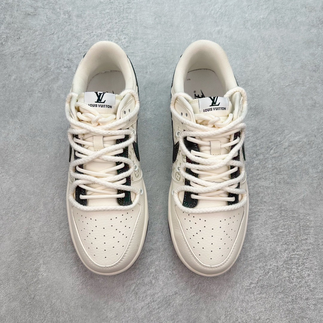 图片[2]-NK Dunk Low 定制配色 SJ2068-260 大厂出品 极力推荐 原装头层材料 独家版型蒸餾加工帶來的是更好的视觉和脚感体验大厂纯原品质出货 清洁度 电绣工艺 皮料切割干净无任何毛边 细节完美 尺码：36 36.5 37.5 38 38.5 39 40 40.5 41 42 42.5 43 44 44.5 45 46 47.5-选品中心