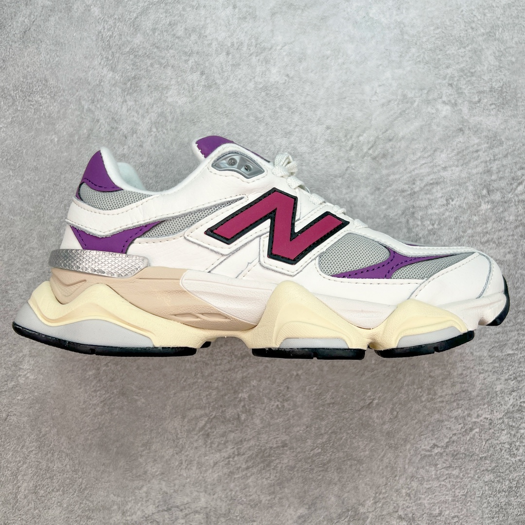 💰210 New Balance NB9060 复古运动鞋 新百伦又带来了新鞋型 并且是与芝加哥街头品牌 Joe Freshgoods 的联名款 鞋身主体采用了类似 990 系列的设计风格 与传统复古慢跑鞋区别不大 最大的变化就是鞋底部分 在传统设计的中底外层 增加了多个分区的模块 圆润的线条设计与我们熟悉的 New Balance 风格截然不同 但与同样充满弧形线条的鞋面搭配 看起来毫无违和感 尺码：36-45 编码：Fby2936080-运动鞋