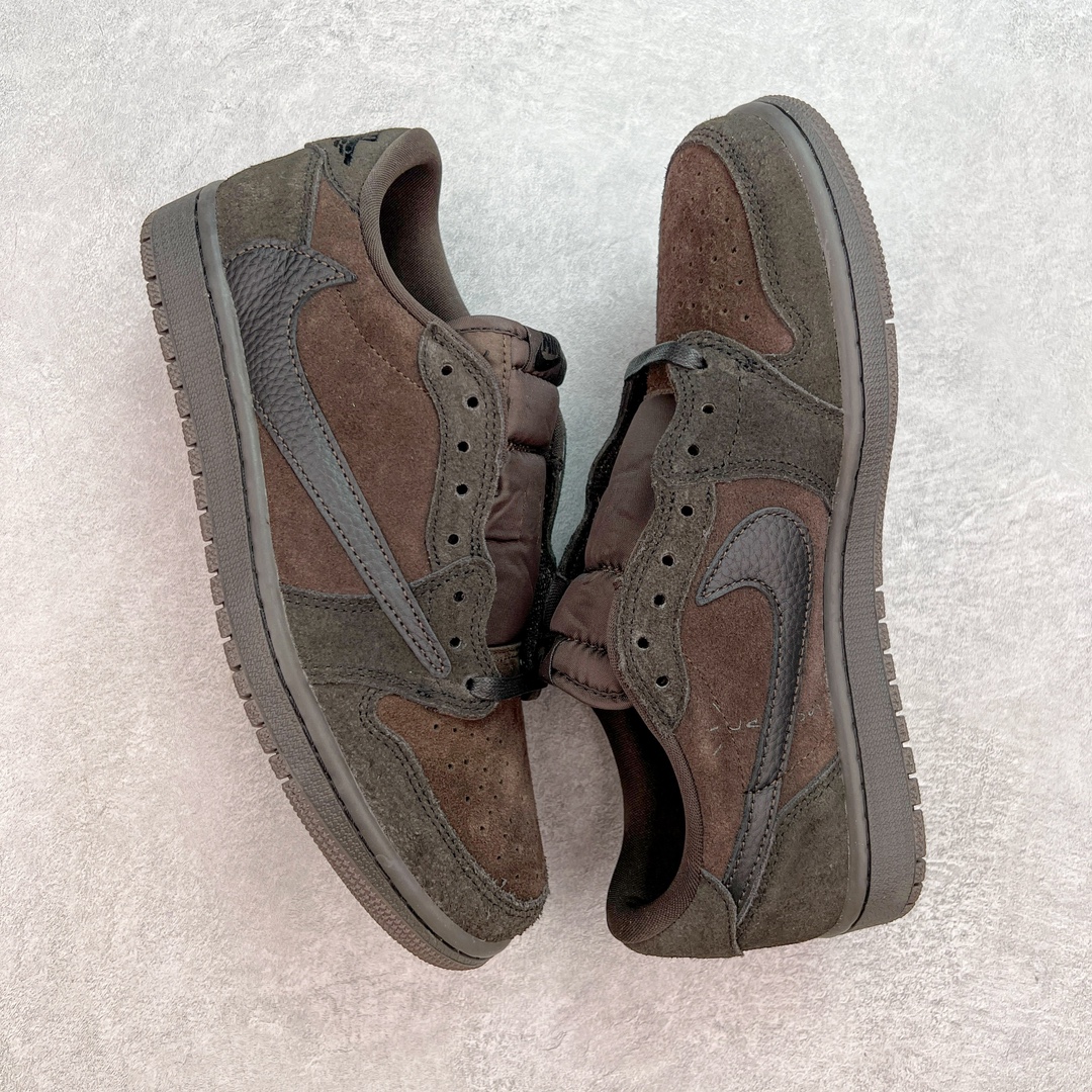 图片[3]-💰220 ＃KZ神版莞产 Travis Scott x Air Jordan AJ1 Low OG SP TS联名 黑棕倒钩低帮 DM7866-202 全系列配色 外贸特供批次 新配色不断更新开发 市场中端王者 全套原纸板楦头开发 确保原汁原味 完美呈现一代版型 一比一鞋头弧度高度鞋身弧度 此版本只针对中端市场 细节品控鞋型随意秒杀市面同价位 鞋型完美 不臃肿别扭 头层皮料加持 用料绝不含糊 进口玻璃冲刀皮料裁剪零毛边 电脑针车工艺 超高鞋面清洁度 最高QC检验标准 控制溢胶瑕疵 原盒原配 飞翼3D高频深度立体 工艺方面大到整体鞋型 漏斗收腰 底线拉帮 LOGO立体程度 小到针眼排布 载片对称 冲孔效果 鞋标规范 鞋垫背胶等等 无一不是口碑收割 每双都是一个回头客 SIZE：36 36.5 37.5 38 38.5 39 40 40.5 41 42 42.5 43 44 44.5 45 46 47.5 编码：by2936090-运动鞋