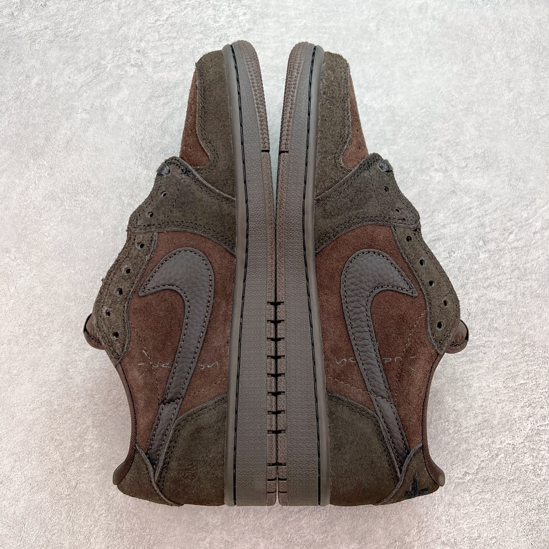 图片[6]-💰220 ＃KZ神版莞产 Travis Scott x Air Jordan AJ1 Low OG SP TS联名 黑棕倒钩低帮 DM7866-202 全系列配色 外贸特供批次 新配色不断更新开发 市场中端王者 全套原纸板楦头开发 确保原汁原味 完美呈现一代版型 一比一鞋头弧度高度鞋身弧度 此版本只针对中端市场 细节品控鞋型随意秒杀市面同价位 鞋型完美 不臃肿别扭 头层皮料加持 用料绝不含糊 进口玻璃冲刀皮料裁剪零毛边 电脑针车工艺 超高鞋面清洁度 最高QC检验标准 控制溢胶瑕疵 原盒原配 飞翼3D高频深度立体 工艺方面大到整体鞋型 漏斗收腰 底线拉帮 LOGO立体程度 小到针眼排布 载片对称 冲孔效果 鞋标规范 鞋垫背胶等等 无一不是口碑收割 每双都是一个回头客 SIZE：36 36.5 37.5 38 38.5 39 40 40.5 41 42 42.5 43 44 44.5 45 46 47.5 编码：by2936090-运动鞋