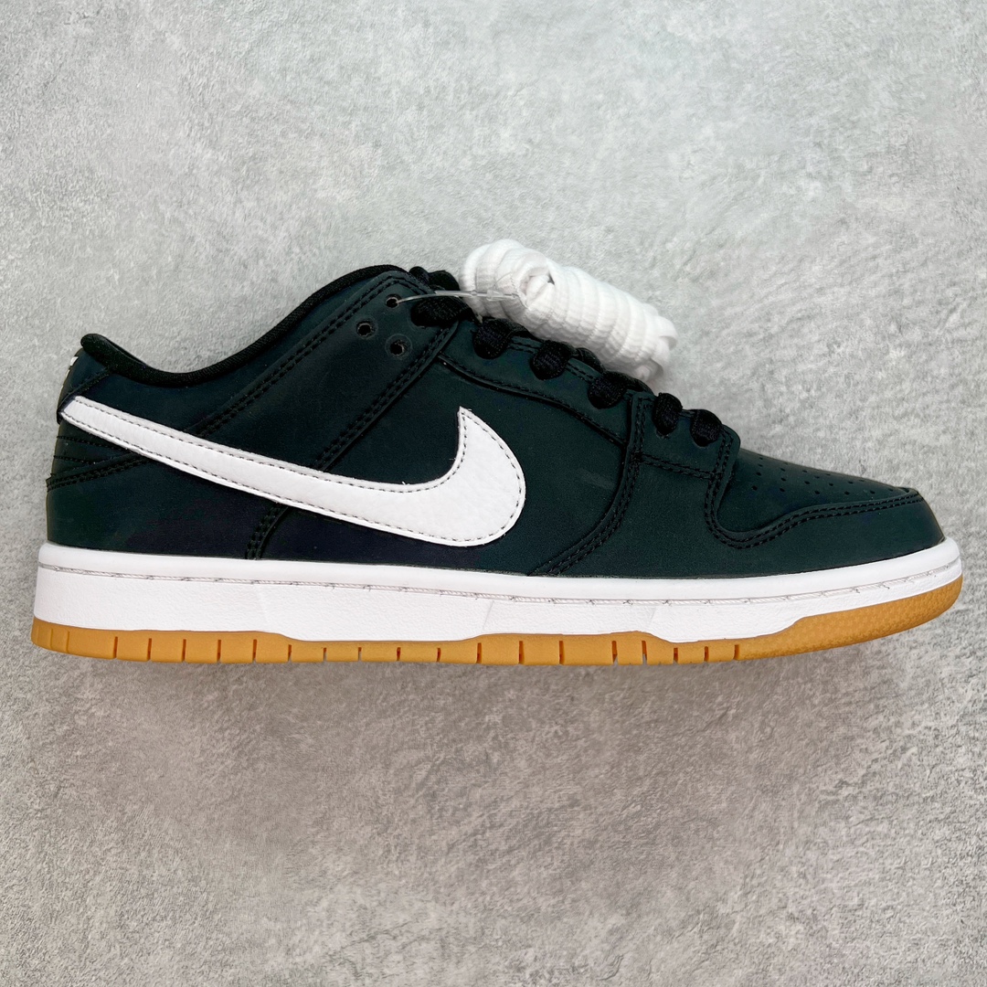 💰190 ＃K1 NK SB Dunk Low Pro 黑白生胶 CD2563-006 全新支线性价比拉满 迎合行情定价 正确头层皮料 细节均购入原鞋校对开发 全套原纸板楦头加持 细节品控鞋型稳定 独家私模官方最新原厂磨具打造大底 鞋头坡度极致还原 原盒原配 玻璃冲刀 超高清洁度 全鞋零毛边皮料切割 正确中底布背胶中底布拉帮走线 SIZE：36 36.5 37.5 38 38.5 39 40 40.5 41 42 42.5 43 44 44.5 45 46 编码：by2936060-运动鞋