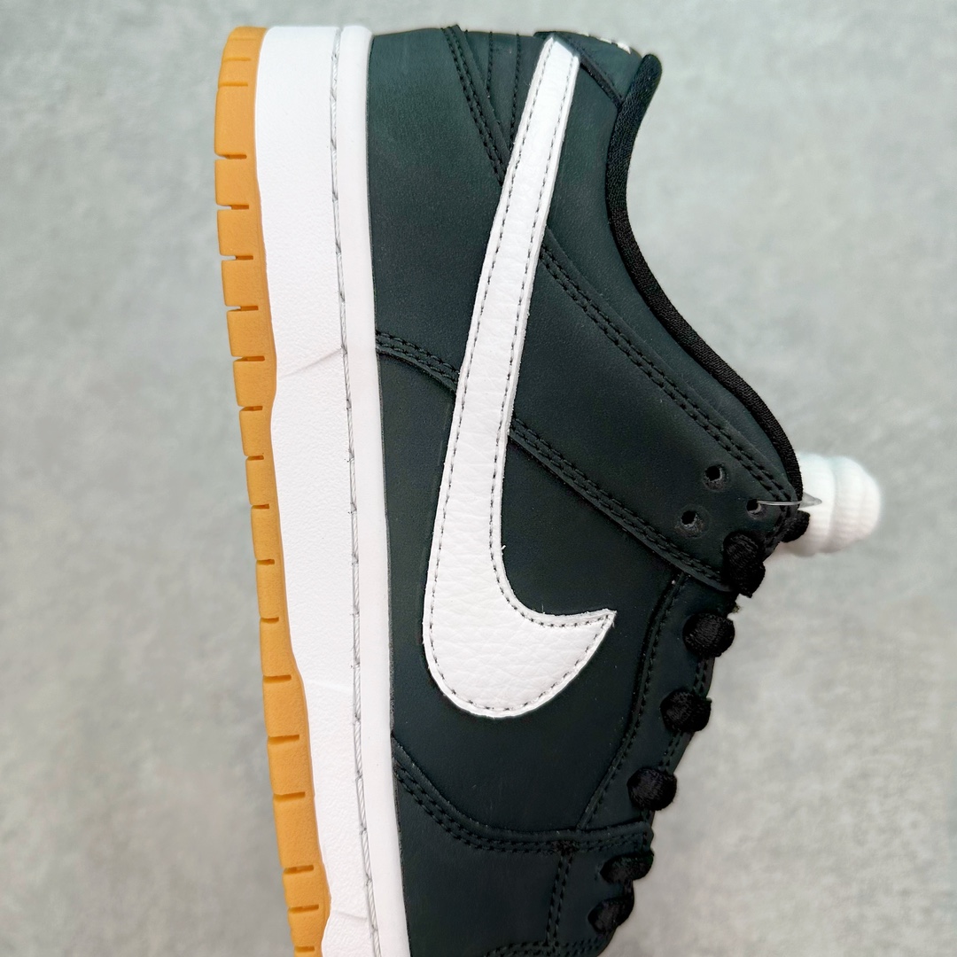 图片[6]-💰190 ＃K1 NK SB Dunk Low Pro 黑白生胶 CD2563-006 全新支线性价比拉满 迎合行情定价 正确头层皮料 细节均购入原鞋校对开发 全套原纸板楦头加持 细节品控鞋型稳定 独家私模官方最新原厂磨具打造大底 鞋头坡度极致还原 原盒原配 玻璃冲刀 超高清洁度 全鞋零毛边皮料切割 正确中底布背胶中底布拉帮走线 SIZE：36 36.5 37.5 38 38.5 39 40 40.5 41 42 42.5 43 44 44.5 45 46 编码：by2936060-运动鞋