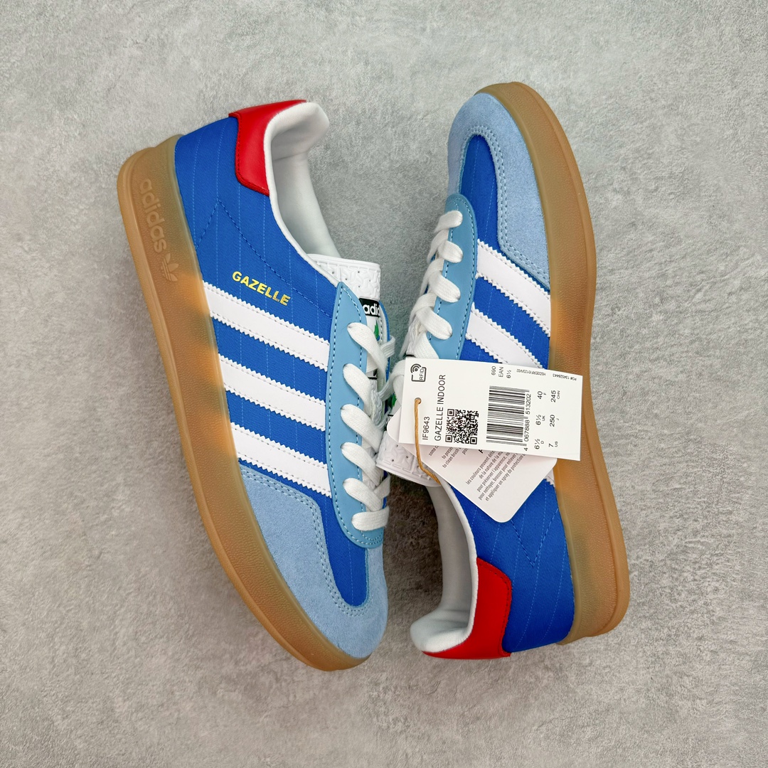 图片[3]-💰180 ＃S2纯原 AD Original Gazelle Indoor Trainers 瞪羚室内鞋系列低帮复古百搭休闲运动德训风板鞋 蓝色 IF9643 高端零售特供批次 原厂定制长毛翻毛皮组合环保纤维革鞋面材质 内置环保海玻璃鞋垫 外置RB橡胶大底 产品品控稳定性领先行业 原厂全套原楦原纸板冲刀磨具开发 原厂皮料加持 原厂港宝加持定型后跟R度完美 将复古进行到底 简约流畅 三十年不变经典 这款Gazelle运动鞋 无论面料、配色、质感或设计 都只在重现其1991年原款的经典 皮革鞋面 撞色三条纹和鞋跟标的设计 力求呈现90年代的经典复古风潮 Samba火热的同时 也带动了其它的复古鞋型 Gazelle便是其中一只 Gazelle Indoor拥有包边更宽的T字型鞋头 更好的保护运动员的前掌 浓浓的复古氛围感 非常适合现在流行的Cleanfit风格 SIZE：36 36.5 37.5 38 38.5 39 40 40.5 41 42 42.5 43 44 44.5 45 46 编码：by2936050-运动鞋