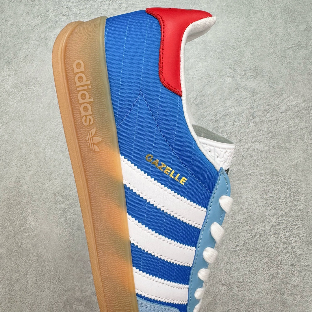 图片[6]-💰180 ＃S2纯原 AD Original Gazelle Indoor Trainers 瞪羚室内鞋系列低帮复古百搭休闲运动德训风板鞋 蓝色 IF9643 高端零售特供批次 原厂定制长毛翻毛皮组合环保纤维革鞋面材质 内置环保海玻璃鞋垫 外置RB橡胶大底 产品品控稳定性领先行业 原厂全套原楦原纸板冲刀磨具开发 原厂皮料加持 原厂港宝加持定型后跟R度完美 将复古进行到底 简约流畅 三十年不变经典 这款Gazelle运动鞋 无论面料、配色、质感或设计 都只在重现其1991年原款的经典 皮革鞋面 撞色三条纹和鞋跟标的设计 力求呈现90年代的经典复古风潮 Samba火热的同时 也带动了其它的复古鞋型 Gazelle便是其中一只 Gazelle Indoor拥有包边更宽的T字型鞋头 更好的保护运动员的前掌 浓浓的复古氛围感 非常适合现在流行的Cleanfit风格 SIZE：36 36.5 37.5 38 38.5 39 40 40.5 41 42 42.5 43 44 44.5 45 46 编码：by2936050-运动鞋