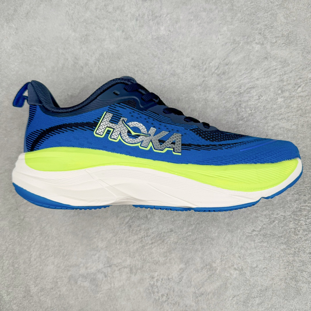 💰180 HOKA ONE ONE SKY FLOW 低帮舒适百搭防滑耐磨低帮休闲跑步鞋男女同款 始终致力于为所有跑者提供更新、更好的跑步装备 相比常规跑鞋 HOKA ONE ONE特别研发使用性能独特的几何形跑鞋中底 此种鞋底更厚、更高、回弹性也更好 除了卓越的缓冲性能 它还能为各种阶段的跑者带来更具动感、更加稳定的跑步体验 HOKA One One从设计之初就清楚意识到 要保证跑者步幅的均匀一致 双脚自然而然的运动至关重要 SIZE：36 36.5 37.5 38 38.5 39 40 40.5 41 42 42.5 43 44 44.5 45 编码：Bby2936050-运动鞋