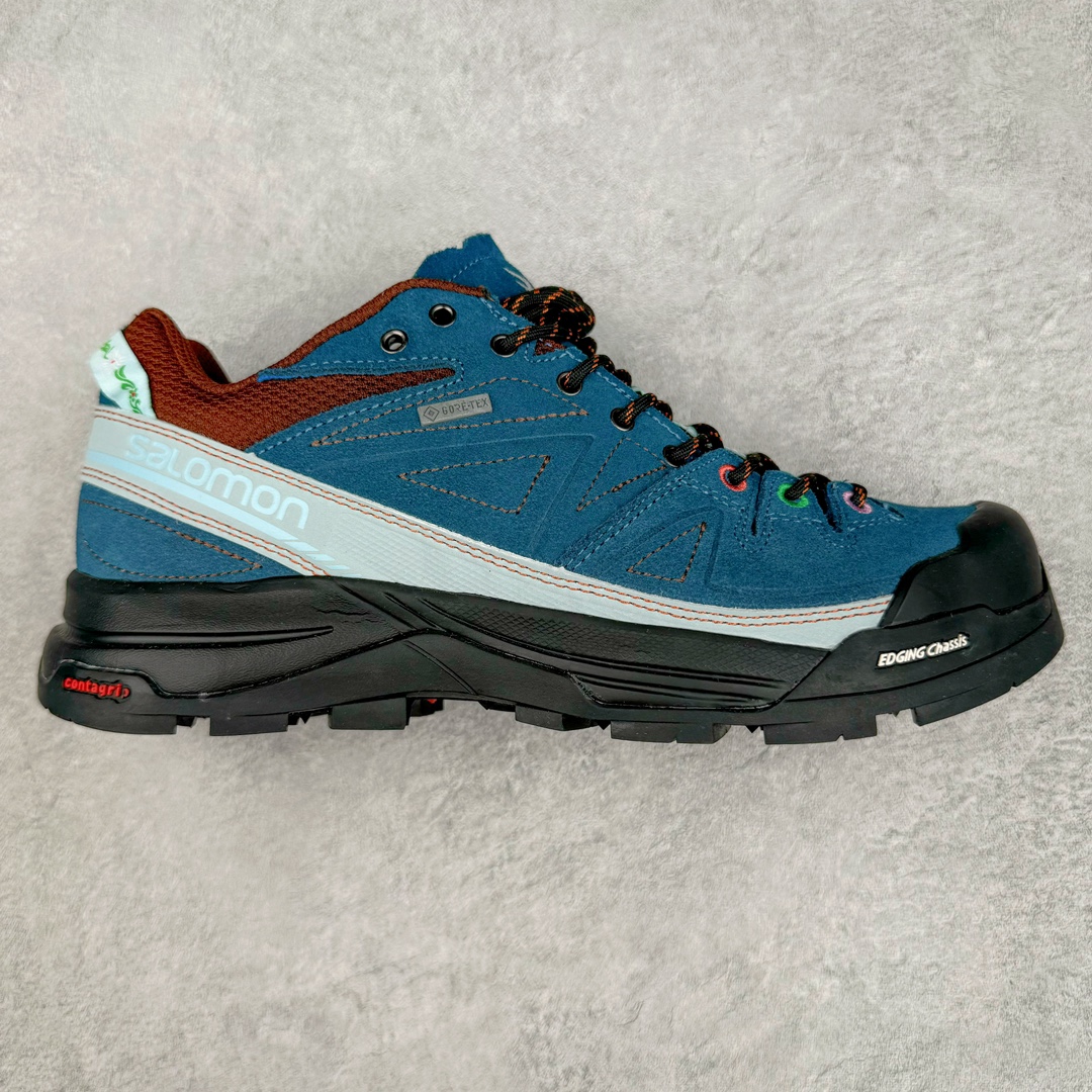 💰270 ＃S版 The Broken Arm x SALOMON 5 X-Alpages GTX TBA 萨洛蒙联名休闲防滑耐磨低帮户外功能鞋 Salomon 再度与 The Broken Arm 合作呈现全新 X-Alpages GTX 鞋款，以登山环境为灵感，设计出一款适用于户外运动及长途跋涉的功能鞋。整体轮廓透露着传统复古鞋款的流畅美感，以大面积酒红色示人，辅以粉色、棕色和红色细节，鞋舌顶部点缀橙色刺绣图案，营造优雅复古感。鞋面采用对比鲜明的绒面革和染色的毛茸皮革等多种质感材质制成，提供了别具一格的的混合视觉韵味。同时 GORE-TEX 防水科技的加持，兼具时尚美学和户外功能性，以应对户外潮湿的气候条件。 SIZE：36 36.5 37.5 38 38.5 39 40 40.5 41 42 42.5 43 44 44.5 45 编码：Sby3936040-运动鞋