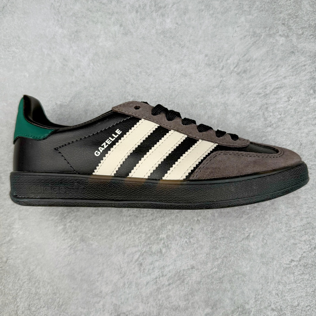 💰170 AD Gazelle Indoor Trainers 羚羊内训系列低帮复古百搭休闲运动德训风板鞋 IE0444 90年代经典的复刻版！自60年代以足球训练鞋面世以来,Gazelle就以其经典设计席卷全球。1991年版本的复刻,再造经典Gazelle。采用皮革打造,搭配浊色细节,让这款经典更加简约。尺码：36 36⅔ 37⅓ 38 38⅔ 39⅓ 40 40⅔ 41⅓ 42 42⅔ 43⅓ 44 45 编码：Fby2936040-运动鞋