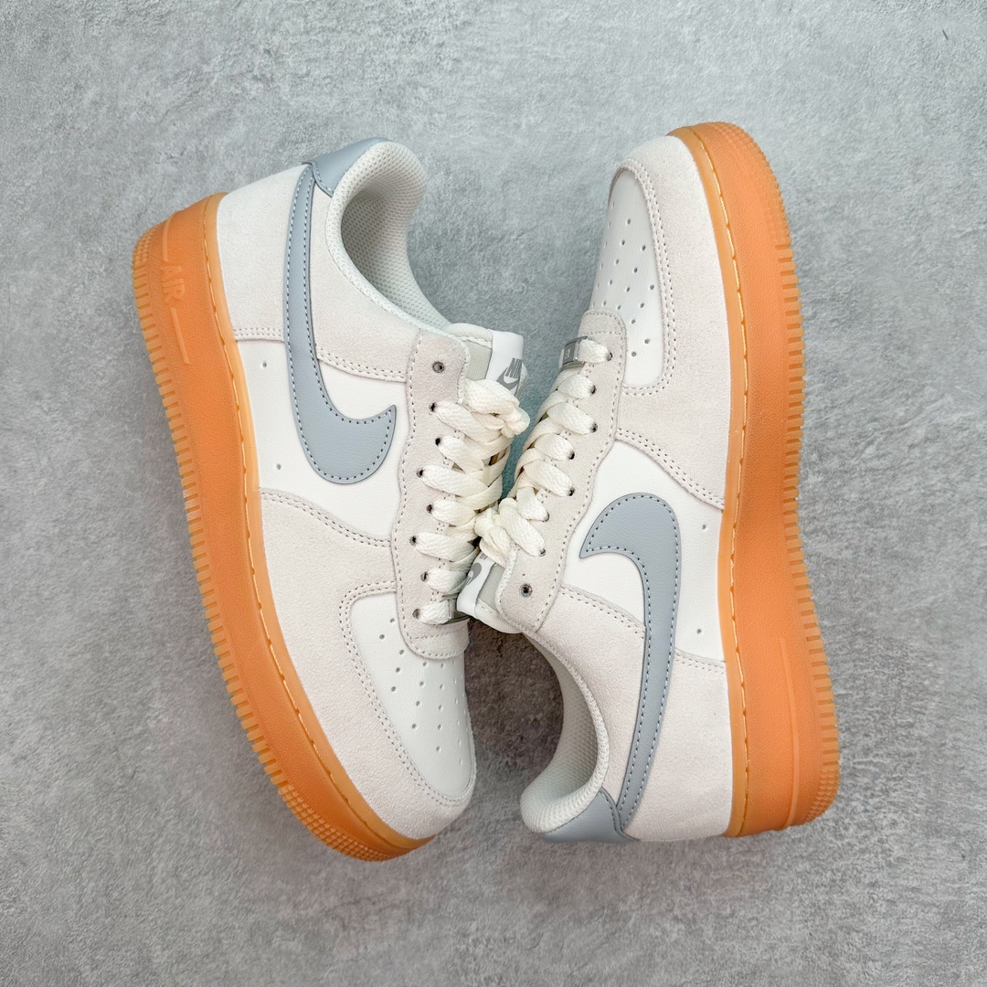 图片[3]-💰180 NK Air Force 1´07 Low 空军一号低帮百搭休闲运动板鞋 FQ8714-002 柔软、弹性十足的缓震性能和出色的中底设计 横跨复古与现代的外型结合 造就出风靡全球 三十多年的Force 1 直到今天还深受青睐 SIZE：36 36.5 37.5 38 38.5 39 40 40.5 41 42 42.5 43 44 44.5 45 编码：Mby2936050-运动鞋