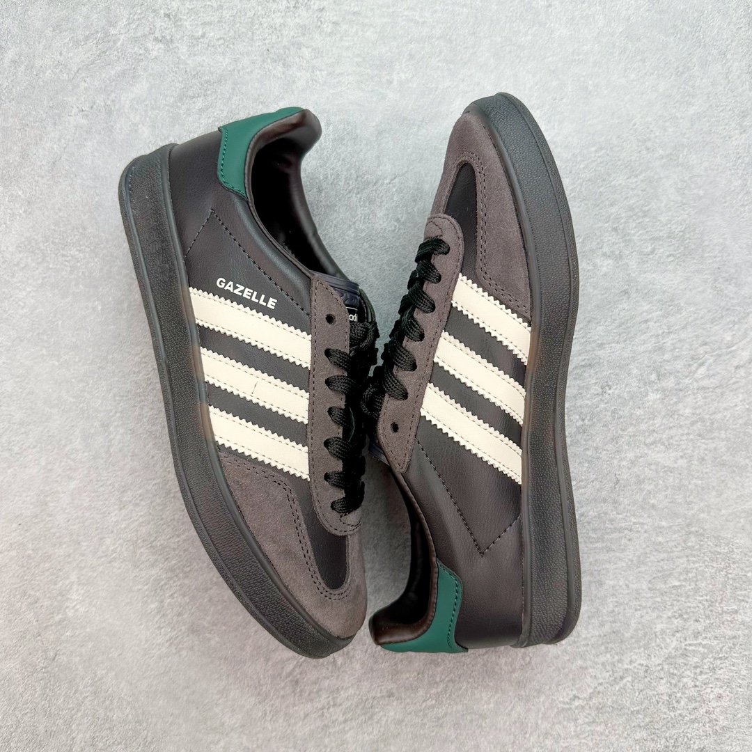 图片[3]-💰170 AD Gazelle Indoor Trainers 羚羊内训系列低帮复古百搭休闲运动德训风板鞋 IE0444 90年代经典的复刻版！自60年代以足球训练鞋面世以来,Gazelle就以其经典设计席卷全球。1991年版本的复刻,再造经典Gazelle。采用皮革打造,搭配浊色细节,让这款经典更加简约。尺码：36 36⅔ 37⅓ 38 38⅔ 39⅓ 40 40⅔ 41⅓ 42 42⅔ 43⅓ 44 45 编码：Fby2936040-运动鞋