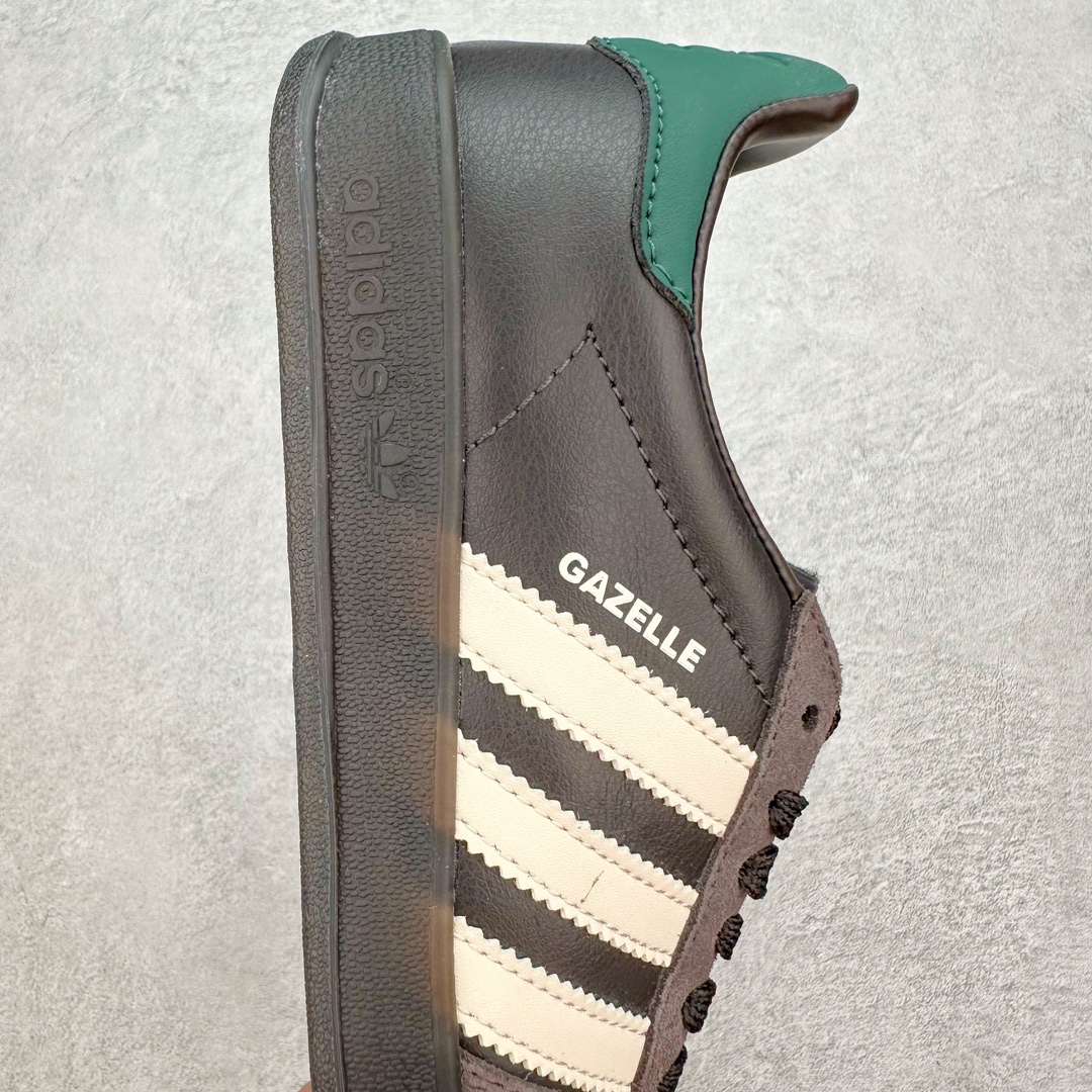 图片[6]-💰170 AD Gazelle Indoor Trainers 羚羊内训系列低帮复古百搭休闲运动德训风板鞋 IE0444 90年代经典的复刻版！自60年代以足球训练鞋面世以来,Gazelle就以其经典设计席卷全球。1991年版本的复刻,再造经典Gazelle。采用皮革打造,搭配浊色细节,让这款经典更加简约。尺码：36 36⅔ 37⅓ 38 38⅔ 39⅓ 40 40⅔ 41⅓ 42 42⅔ 43⅓ 44 45 编码：Fby2936040-运动鞋