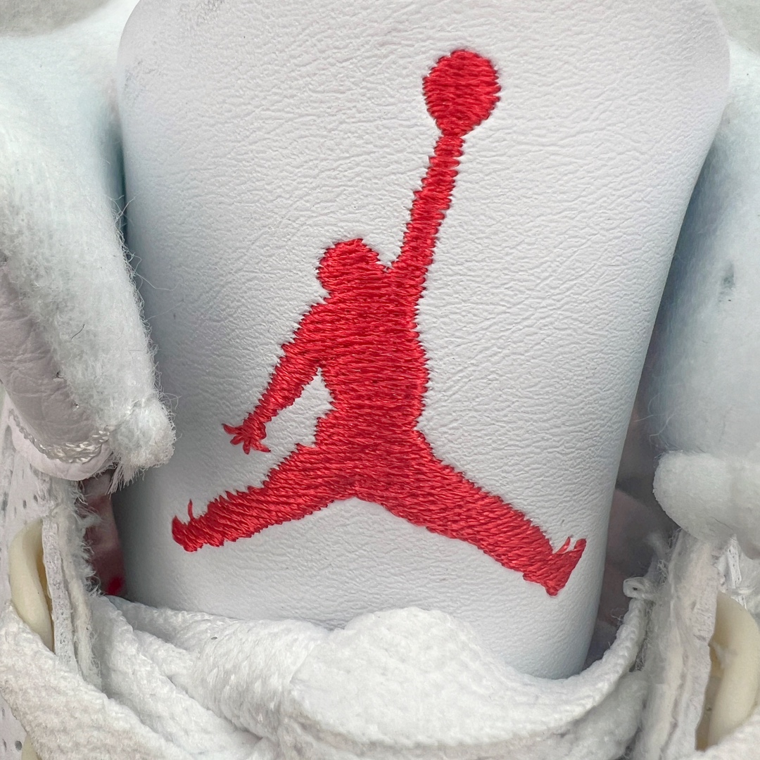 图片[13]-💰140 ＃FQ福利特价‼Air Jordan AJ3 Retro 做旧白水泥 DN3707-100 口碑大厂出品 原纸板楦头开发 定制优质皮料 完美鞋型匹配公司货 正确TPU鞋舌锁扣 最新原厂底模 大底卡色咬花完美 鞋柜必备鞋款 终端现货供应 尺码：36 36.5 37.5 38 38.5 39 40 40.5 41 42 42.5 43 44 44.5 45 46 47.5 编码：by2936010-运动鞋