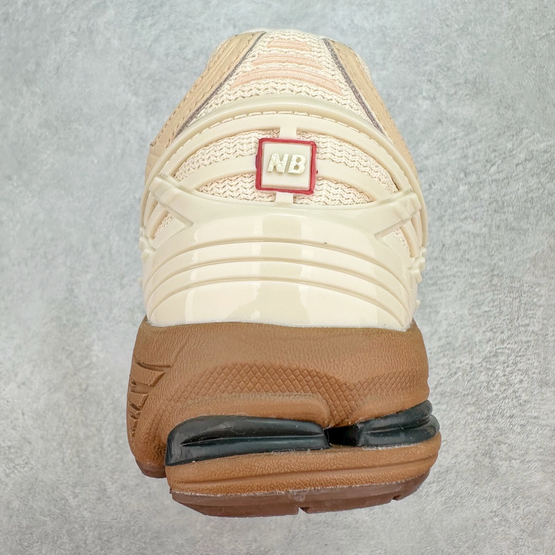 New Balance M6