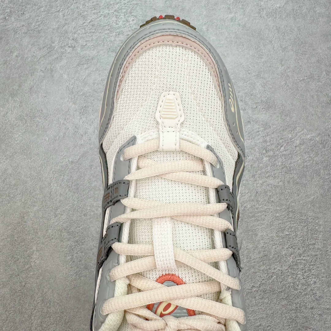 图片[4]-💰150 ASICS Tiger GEL-1090V2 系列亚瑟士低帮户外风休闲运动跑步鞋 早在 2019 年 ASICS 就推出了流行的 2004 GEL-1090 的新版本 该产品因其复古外观和舒适的造型而被推向现代街头服饰 现在ASICS 以时下流行的运动美学改造鞋款 以对跑步者的新诠释打造全新 GEL-1090 v2 在新版本中 ASICS 专注于日常衣橱的采用 将优质绒面革和柔软皮革的毛绒组合拼凑在运动鞋的覆盖层上 以柔和的配色为重点，新运动鞋的改良美学为 2019 年发布的 GEL-1090 的金属色调提供了一种简约的选择 然而 它曾经受到运动员广泛喜爱的流线型轮廓在新型号中保持不变 将舒适性和多功能性保持在设计的核心 这款运动鞋还保留了网眼鞋身 确保透气性 圆形鞋带确保贴合 在原版的新进展中 该品牌使用 GEL 系列的最新技术开发更新了运动鞋的外观 简约之选 新运动鞋的改良美学 尺码：36 37 37.5 38 39 39.5 40 40.5 41.5 42 42.5 43.5 44 44.5 45 编码：Bby2936020-运动鞋