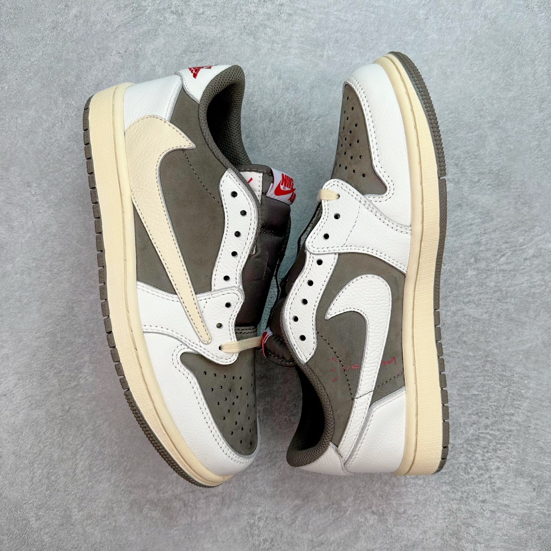 图片[3]-💰130 ＃DT同源福利回馈‼Travis Scott x Air Jordan AJ1 Low OG TS联名倒钩低帮 头层皮料加持 DT同源全套原纸板楦头开发 确保原汁原味 完美呈现倒钩版型 原档案转印油墨一体 一码一磨具拒绝假半码 此版本只针对中端市场 皮料材质有所更替 其他数据细节工艺流程均保持一致 绝不口嗨 原盒原配 外盒透明胶套 内侧字体 工整带凹凸感 原厂拉帮工艺 针距密度一致 后跟弧度收口自然不对折 极致一眼正品既视感 进口玻璃冲刀皮料裁剪零毛边 承诺百分百一致原鞋 全鞋电脑针车工艺 进口港宝加持 后跟自然饱满 全鞋荧光划线卡点 追求极致完美 每一双都是工艺品 多重QC质检 超越公司货的品控标准 SIZE：36 36.5 37.5 38 38.5 39 40 40.5 41 42 42.5 43 44 44.5 45 46 47.5 编码：by2936000-运动鞋