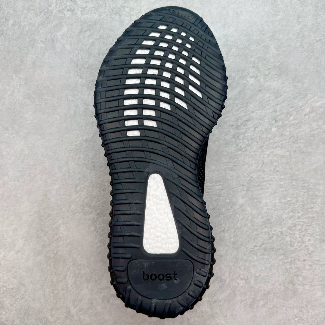 图片[9]-Yeezy Boost 350 V2 系列得物定制球鞋 涂鸦配色 全套原楦 原纸版 原鞋开模完美打造 采用辰元飞织鱼丝网原厂面 非进口机台 大底原厂半透明RB巴斯夫满钉大底 原厂东莞百宏3M反光鞋带 质感一致 原厂鑫成新粉原鞋垫 LOGO胶浆印花 钛金针与高士马克线针车精工打造 一切遵循原厂指令单采购同源原材 采购全套原厂进口材料 尺码：36 36.5 37 38 38.5 39 40 40.5 41 42 42.5 43 44 44.5 45 46 47-选品中心