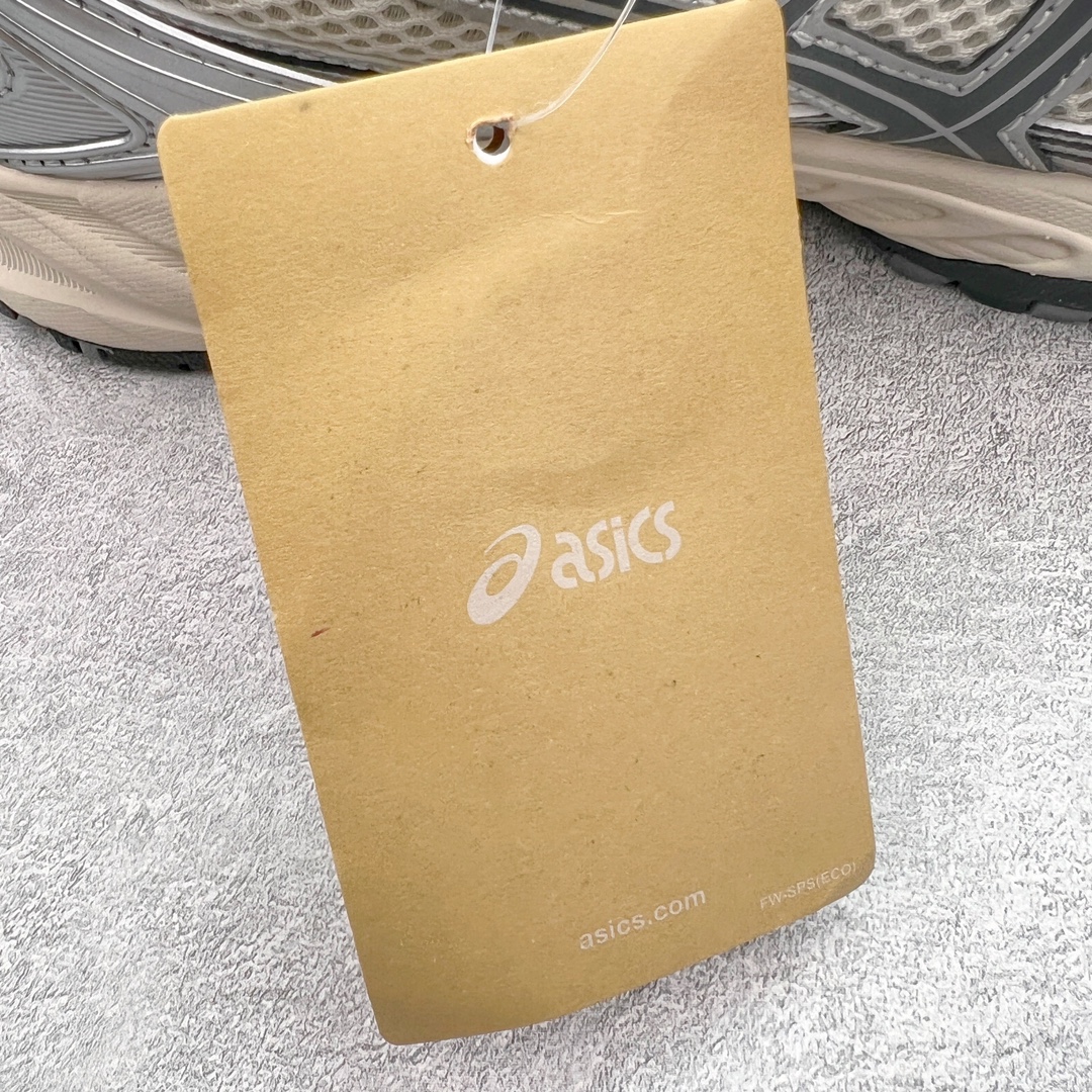 图片[21]-💰210 ＃Lw纯原 ASICS Gel-Kahana TR V4 亚瑟士机能户外风系列低帮轻量缓震休闲运动跑步鞋 身处城市的喧嚣，内心的想象却永不停歇，Z世代处于现实的繁忙中始终想象着生活的另一种可能和对未知的展望。想象并非背离现实，而是对自我最真实的期待。为鼓励新世代青年唤起对自我的正向的想象，并展开积极的行动，ASICS亚瑟士于2024释出全新主题——唤想自定义。率先推出鞋款GEL-KAHANA TR V4，将出色的城市潮流与户外机能融为一体，实现无界想象与唤回真实自我的完美连结。于城市绽放姿态，唤想自定义。GEL-KAHANA TR V4融合了极具户外型格的设计细节。鞋款大底与中底采用了AHAR耐磨橡胶与GEL缓震胶技术，拥有良好的抓地力与舒适的穿着体验。鞋底所使用的一体化TPU稳定片，为更好地贴合GEL-KAHANA TR V4而全新开模再造，能有效防止脚部过度扭转与侧翻，在提供优秀稳定性的同时，进一步增强了鞋款的机能设计美学。快速系带系统在方便穿戴的同时，为户外运动提供了更优的防护。 GEL-KAHANA TR V4为日常穿着提供稳定、舒适的支撑，鼓励每个人在城市空间中的大胆探索，追寻无拘束的旷野之梦。尺码：36 37 37.5 38 39 39.5 40.5 41.5 42 42.5 43.5 44 44.5 45 46 编码：by2936080-运动鞋