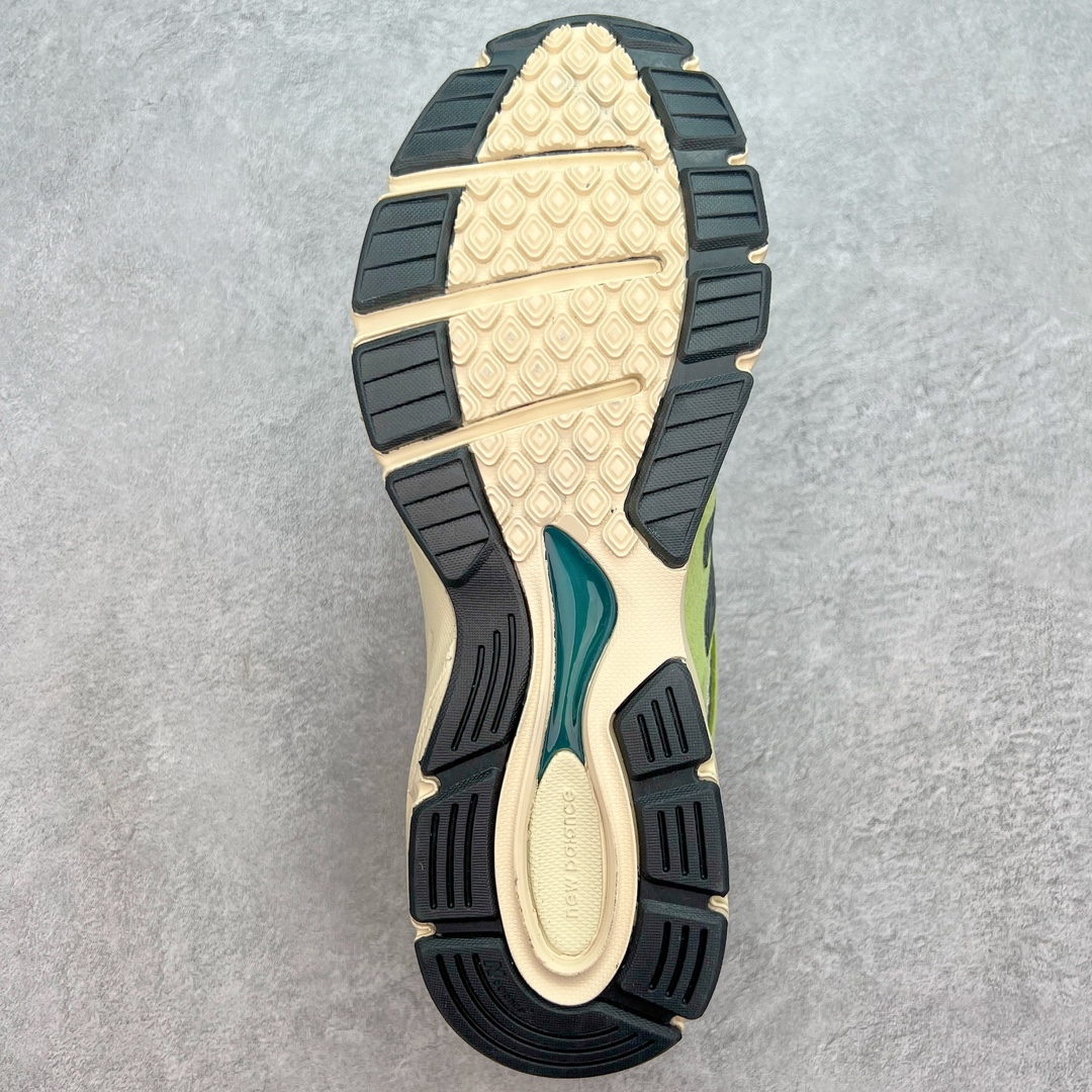 图片[9]-＃K版纯原 New Balance in USA M990V4 新百伦NB系列美产血统经典复古休闲运动百搭老爹跑步鞋 990V4延续了品牌引以为傲的精湛制鞋技艺及经典复古轮廓 同时中底结合新的ACTIVE lite和PU材料 重新诠释ENCAP科技 带来绝佳缓震体验 于细节处 全鞋360度的3M反光设计 及鞋舌固定功能上的提升 配以全新的N标设计更是带来绝佳的用户体验 尺码：36 37 37.5 38 38.5 39 40 40.5 41.5 42 42.5 43 44 44.5 45-选品中心