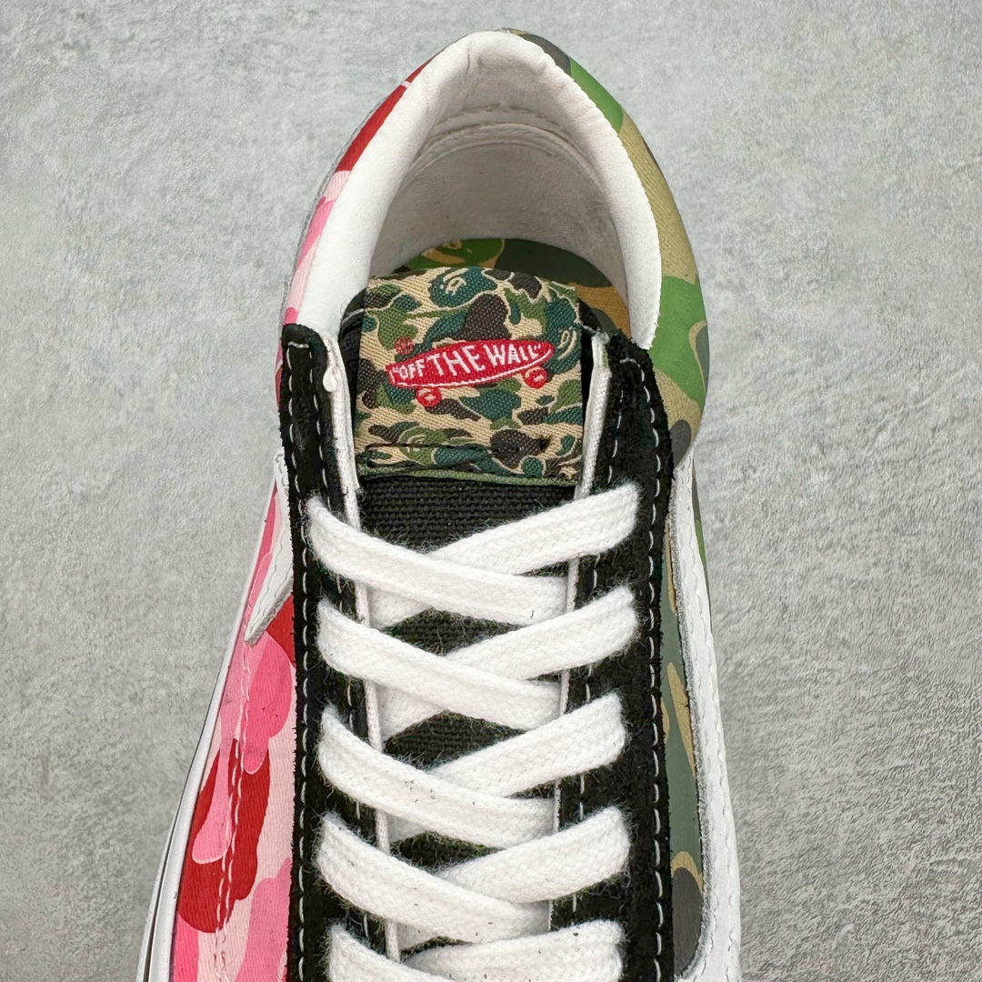 图片[5]-💰170 BAPE X Vans Old Skool 这次Bape与Vans premium高阶支线联名的细节也是做到极致 整体以Bape经典元素迷彩为主Vans条纹绿迷彩 Bape星标结合蓝迷彩和粉迷彩鸳鸯搭配 鞋头黑色麂皮一边印Vans品牌标志一边印有 Bape全称Logo 同时鞋头围条也运用了Bape元素鲨鱼齿加以包边 细节拉满 彰显联名 尺码：35-44（36.5 38.5 40.5 42.5） 编码：by2936040-运动鞋