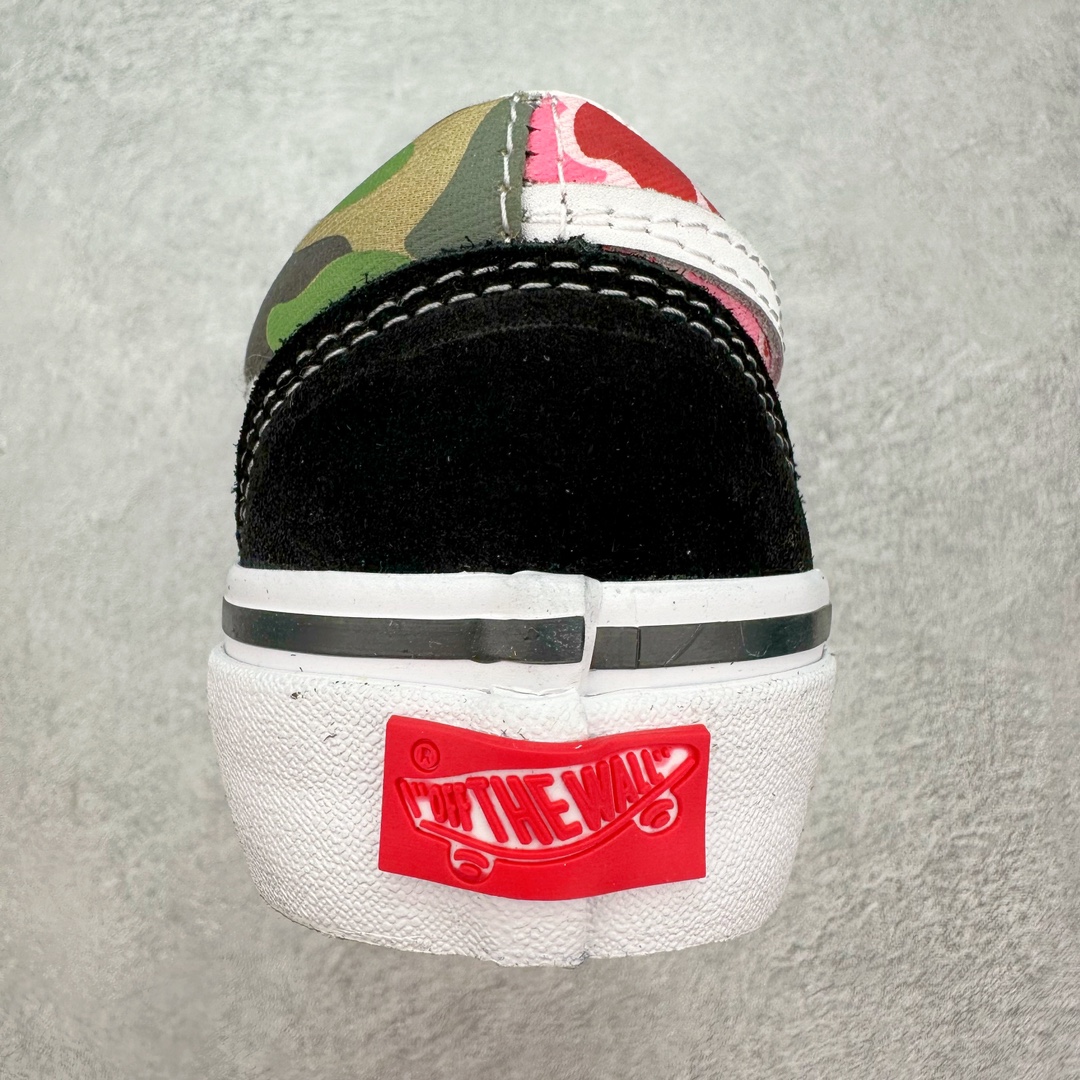 图片[8]-💰170 BAPE X Vans Old Skool 这次Bape与Vans premium高阶支线联名的细节也是做到极致 整体以Bape经典元素迷彩为主Vans条纹绿迷彩 Bape星标结合蓝迷彩和粉迷彩鸳鸯搭配 鞋头黑色麂皮一边印Vans品牌标志一边印有 Bape全称Logo 同时鞋头围条也运用了Bape元素鲨鱼齿加以包边 细节拉满 彰显联名 尺码：35-44（36.5 38.5 40.5 42.5） 编码：by2936040-运动鞋