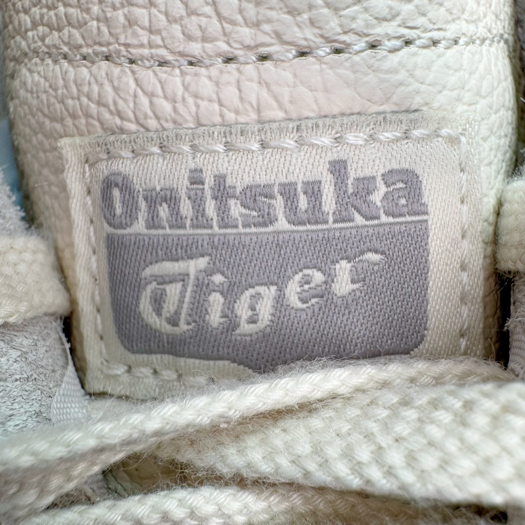 图片[13]-💰160 ＃HK纯原 Asics Onitsuka Tiger MEXICO 66 亚瑟士鬼冢虎复古经典板鞋 市场最强版本 头层小羊皮加持 海外订单工厂出品 超成熟稳定的做工品控 原装全套纸板楦头开发 原汁原味 完美呈现版型 私模正确鞋底咬花纹路 一比一鞋头弧度高度鞋身弧度 绝不口嗨 细节品控鞋型随意秒杀市面 原档咬花纹路私模大底 一个单元有六个三角形 总体形拼接呈现花瓣状 官方四联吊牌 原装Ortholite轻量化鞋垫 原盒原配 质保卡 说明书 钢印防尘纸  纸板中底带钢印 乳胶组合鞋垫 支持全方位的对比专柜 产品从款式颜色造型上体现出追求舒适和细节的完美 鞋类更是推崇手工制作的严谨与完美 融舒适性与可穿性的设计风格 注重细节的完美和别致魅力 既保持稳重 又不失轻松的时尚感 尺码：36 37 37.5 38 39 39.5 40 40.5 41.5 42 42.5 43.5 44 45 46 编码：by2936030-运动鞋