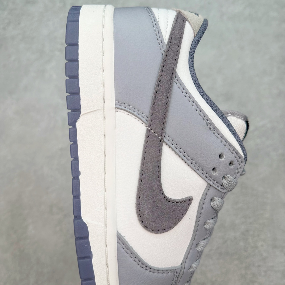 图片[6]-💰160 ＃K1 NK Dunk Low FJ4188-100 全新支线性价比拉满 迎合行情定价 正确头层皮料 细节均购入原鞋校对开发 全套原纸板楦头加持 细节品控鞋型稳定 独家私模官方最新原厂磨具打造大底 鞋头坡度极致还原 原盒原配 玻璃冲刀 超高清洁度 全鞋零毛边皮料切割 正确中底布背胶中底布拉帮走线 SIZE：36 36.5 37.5 38 38.5 39 40 40.5 41 42 42.5 43 44 44.5 45 46 编码：by2936030-运动鞋