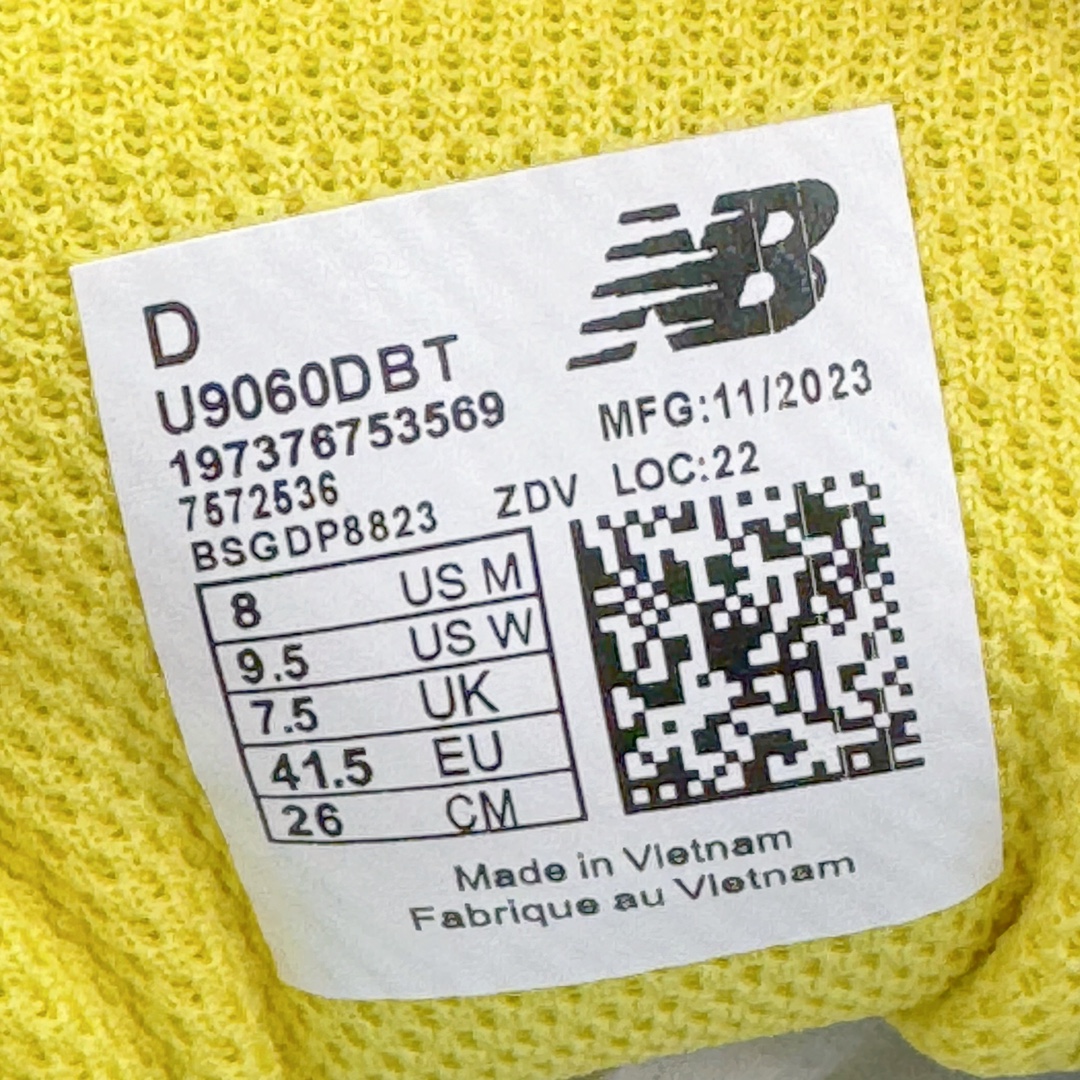 图片[18]-💰210 ＃AY纯原 New Balance NB9060系列 新百伦绒面革网布经典百搭防滑耐磨透气低帮生活休闲鞋 联名白绿 U9060DBT 全套原楦原纸板原厂数据开发 进口三明治网面 原装进口翻毛皮料正确绒感卡色 正确中底拉帮中底网布细节 原厂标裁 带紫光防伪 定制后跟透明水晶模块 冲裁组合 大底贴合程度胶水上色把控完美 整洁度挑战全网艺术家 多道序QC把关品质完善 匠心打造 耗时两个月开发完成 工艺极其复杂难度可想而知 新开独立私模大底 全网唯一正确六层组合大底 高端零售专供产物 Size：36 37 37.5 38 38.5 39 40 40.5 41 42 42.5 43 44 45.5 46.5 编码：by2936080-运动鞋