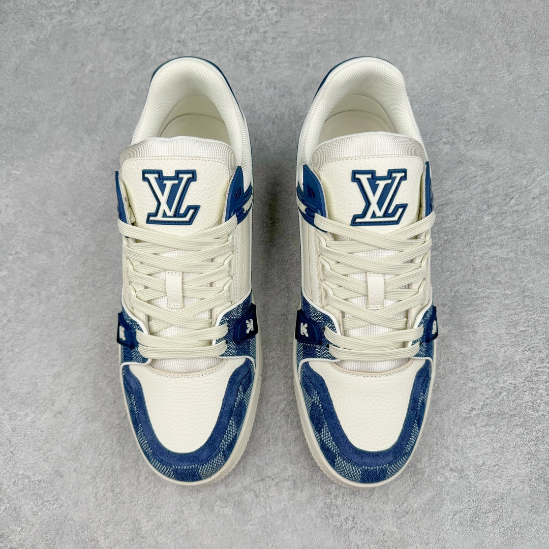 图片[2]-💰480 ＃GD广顶 Louis Vuitton Trainer lv路易威登时装走秀运动时尚板鞋 外贸零售特供批次 2023全新纸板数据 印花高频效果碾压市面 市售天花板产物 耗时半年巨作 全套原厂新版原纸板楦头开发 原厂特供皮料加持 市场所有版本中综合最强的货品 GD实力大厂出品 全网最全配色更新最快 最成熟的做工稳定的品控 完美鞋型超高的清洁度 零毛边线头瑕疵 全套原楦原纸版原鞋开模 全网最具灵魂的版型 正确原装黄色鞋盒 正确中底印花 鞋面印花3D高频深度立体 全鞋电脑针车 紧密相连 针距密度一致 环保乳胶注塑鞋垫 厚度脚感还原原版 皮面裁剪部位 统一油边封口工艺 原装橡胶大底含胶量大底组合零偏差 专柜全套包装 防尘袋 说明书 质保卡 男女鞋 尺码：35 36 37 38 39 40 41 42 43 44 45 编码：by5936050-运动鞋