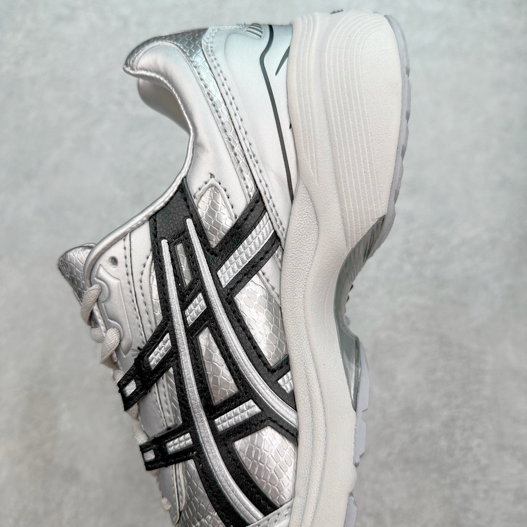 图片[7]-ASICS Tiger GEL-1090V2 系列亚瑟士低帮户外风休闲运动跑步鞋 早在 2019 年 ASICS 就推出了流行的 2004 GEL-1090 的新版本 该产品因其复古外观和舒适的造型而被推向现代街头服饰 现在ASICS 以时下流行的运动美学改造鞋款 以对跑步者的新诠释打造全新 GEL-1090 v2 在新版本中 ASICS 专注于日常衣橱的采用 将优质绒面革和柔软皮革的毛绒组合拼凑在运动鞋的覆盖层上 以柔和的配色为重点，新运动鞋的改良美学为 2019 年发布的 GEL-1090 的金属色调提供了一种简约的选择 然而 它曾经受到运动员广泛喜爱的流线型轮廓在新型号中保持不变 将舒适性和多功能性保持在设计的核心 这款运动鞋还保留了网眼鞋身 确保透气性 圆形鞋带确保贴合 在原版的新进展中 该品牌使用 GEL 系列的最新技术开发更新了运动鞋的外观 简约之选 新运动鞋的改良美学 尺码：36 37 37.5 38 39 39.5 40 40.5 41.5 42 42.5 43.5 44 44.5 45-选品中心