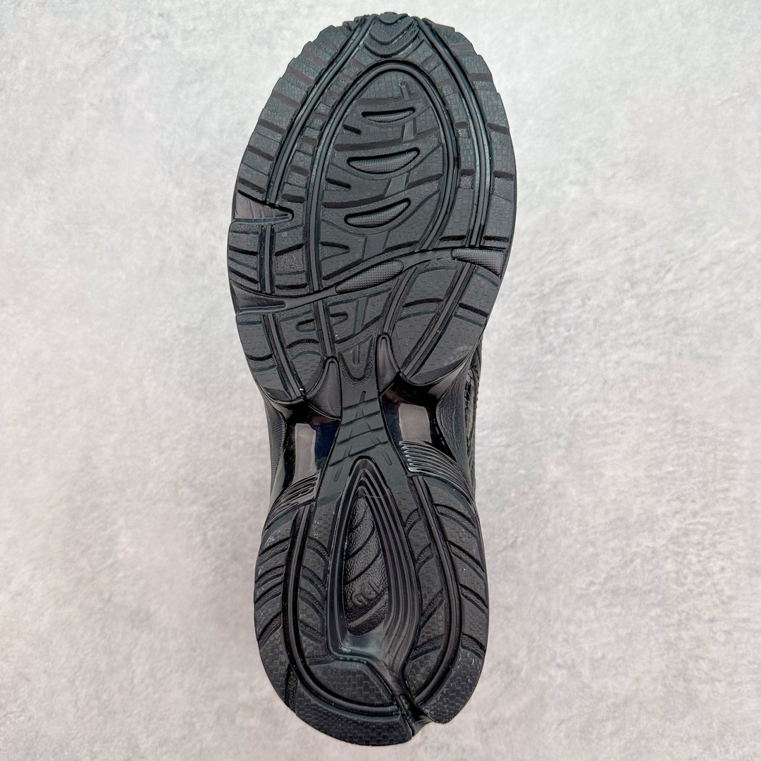 图片[9]-ASICS Tiger GEL-1090V2 系列亚瑟士低帮户外风休闲运动跑步鞋 早在 2019 年 ASICS 就推出了流行的 2004 GEL-1090 的新版本 该产品因其复古外观和舒适的造型而被推向现代街头服饰 现在ASICS 以时下流行的运动美学改造鞋款 以对跑步者的新诠释打造全新 GEL-1090 v2 在新版本中 ASICS 专注于日常衣橱的采用 将优质绒面革和柔软皮革的毛绒组合拼凑在运动鞋的覆盖层上 以柔和的配色为重点，新运动鞋的改良美学为 2019 年发布的 GEL-1090 的金属色调提供了一种简约的选择 然而 它曾经受到运动员广泛喜爱的流线型轮廓在新型号中保持不变 将舒适性和多功能性保持在设计的核心 这款运动鞋还保留了网眼鞋身 确保透气性 圆形鞋带确保贴合 在原版的新进展中 该品牌使用 GEL 系列的最新技术开发更新了运动鞋的外观 简约之选 新运动鞋的改良美学 尺码：36 37 37.5 38 39 39.5 40 40.5 41.5 42 42.5 43.5 44 44.5 45-选品中心