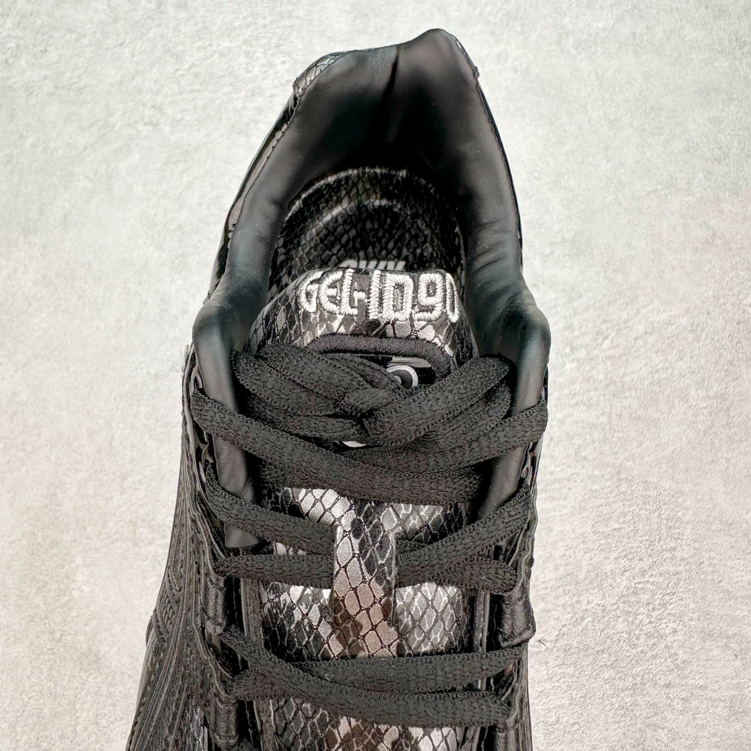 图片[5]-ASICS Tiger GEL-1090V2 系列亚瑟士低帮户外风休闲运动跑步鞋 早在 2019 年 ASICS 就推出了流行的 2004 GEL-1090 的新版本 该产品因其复古外观和舒适的造型而被推向现代街头服饰 现在ASICS 以时下流行的运动美学改造鞋款 以对跑步者的新诠释打造全新 GEL-1090 v2 在新版本中 ASICS 专注于日常衣橱的采用 将优质绒面革和柔软皮革的毛绒组合拼凑在运动鞋的覆盖层上 以柔和的配色为重点，新运动鞋的改良美学为 2019 年发布的 GEL-1090 的金属色调提供了一种简约的选择 然而 它曾经受到运动员广泛喜爱的流线型轮廓在新型号中保持不变 将舒适性和多功能性保持在设计的核心 这款运动鞋还保留了网眼鞋身 确保透气性 圆形鞋带确保贴合 在原版的新进展中 该品牌使用 GEL 系列的最新技术开发更新了运动鞋的外观 简约之选 新运动鞋的改良美学 尺码：36 37 37.5 38 39 39.5 40 40.5 41.5 42 42.5 43.5 44 44.5 45-选品中心