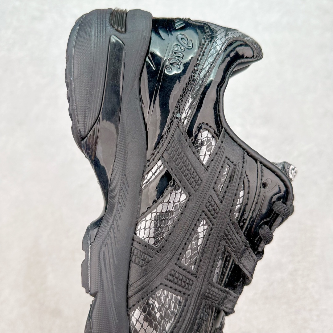 图片[6]-ASICS Tiger GEL-1090V2 系列亚瑟士低帮户外风休闲运动跑步鞋 早在 2019 年 ASICS 就推出了流行的 2004 GEL-1090 的新版本 该产品因其复古外观和舒适的造型而被推向现代街头服饰 现在ASICS 以时下流行的运动美学改造鞋款 以对跑步者的新诠释打造全新 GEL-1090 v2 在新版本中 ASICS 专注于日常衣橱的采用 将优质绒面革和柔软皮革的毛绒组合拼凑在运动鞋的覆盖层上 以柔和的配色为重点，新运动鞋的改良美学为 2019 年发布的 GEL-1090 的金属色调提供了一种简约的选择 然而 它曾经受到运动员广泛喜爱的流线型轮廓在新型号中保持不变 将舒适性和多功能性保持在设计的核心 这款运动鞋还保留了网眼鞋身 确保透气性 圆形鞋带确保贴合 在原版的新进展中 该品牌使用 GEL 系列的最新技术开发更新了运动鞋的外观 简约之选 新运动鞋的改良美学 尺码：36 37 37.5 38 39 39.5 40 40.5 41.5 42 42.5 43.5 44 44.5 45-选品中心