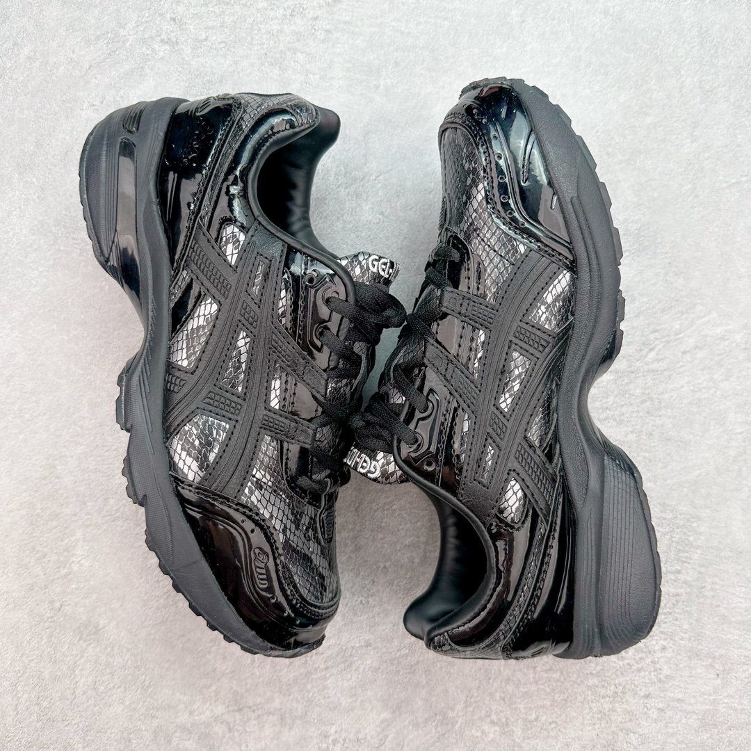 图片[3]-ASICS Tiger GEL-1090V2 系列亚瑟士低帮户外风休闲运动跑步鞋 早在 2019 年 ASICS 就推出了流行的 2004 GEL-1090 的新版本 该产品因其复古外观和舒适的造型而被推向现代街头服饰 现在ASICS 以时下流行的运动美学改造鞋款 以对跑步者的新诠释打造全新 GEL-1090 v2 在新版本中 ASICS 专注于日常衣橱的采用 将优质绒面革和柔软皮革的毛绒组合拼凑在运动鞋的覆盖层上 以柔和的配色为重点，新运动鞋的改良美学为 2019 年发布的 GEL-1090 的金属色调提供了一种简约的选择 然而 它曾经受到运动员广泛喜爱的流线型轮廓在新型号中保持不变 将舒适性和多功能性保持在设计的核心 这款运动鞋还保留了网眼鞋身 确保透气性 圆形鞋带确保贴合 在原版的新进展中 该品牌使用 GEL 系列的最新技术开发更新了运动鞋的外观 简约之选 新运动鞋的改良美学 尺码：36 37 37.5 38 39 39.5 40 40.5 41.5 42 42.5 43.5 44 44.5 45-选品中心