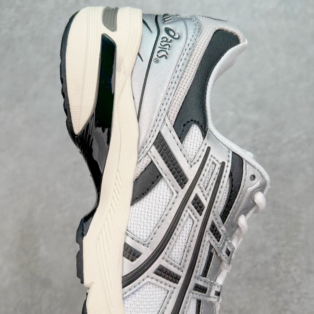 图片[6]-ASICS Tiger GEL-1090V2 系列亚瑟士低帮户外风休闲运动跑步鞋 早在 2019 年 ASICS 就推出了流行的 2004 GEL-1090 的新版本 该产品因其复古外观和舒适的造型而被推向现代街头服饰 现在ASICS 以时下流行的运动美学改造鞋款 以对跑步者的新诠释打造全新 GEL-1090 v2 在新版本中 ASICS 专注于日常衣橱的采用 将优质绒面革和柔软皮革的毛绒组合拼凑在运动鞋的覆盖层上 以柔和的配色为重点，新运动鞋的改良美学为 2019 年发布的 GEL-1090 的金属色调提供了一种简约的选择 然而 它曾经受到运动员广泛喜爱的流线型轮廓在新型号中保持不变 将舒适性和多功能性保持在设计的核心 这款运动鞋还保留了网眼鞋身 确保透气性 圆形鞋带确保贴合 在原版的新进展中 该品牌使用 GEL 系列的最新技术开发更新了运动鞋的外观 简约之选 新运动鞋的改良美学 尺码：36 37 37.5 38 39 39.5 40 40.5 41.5 42 42.5 43.5 44 44.5 45-选品中心