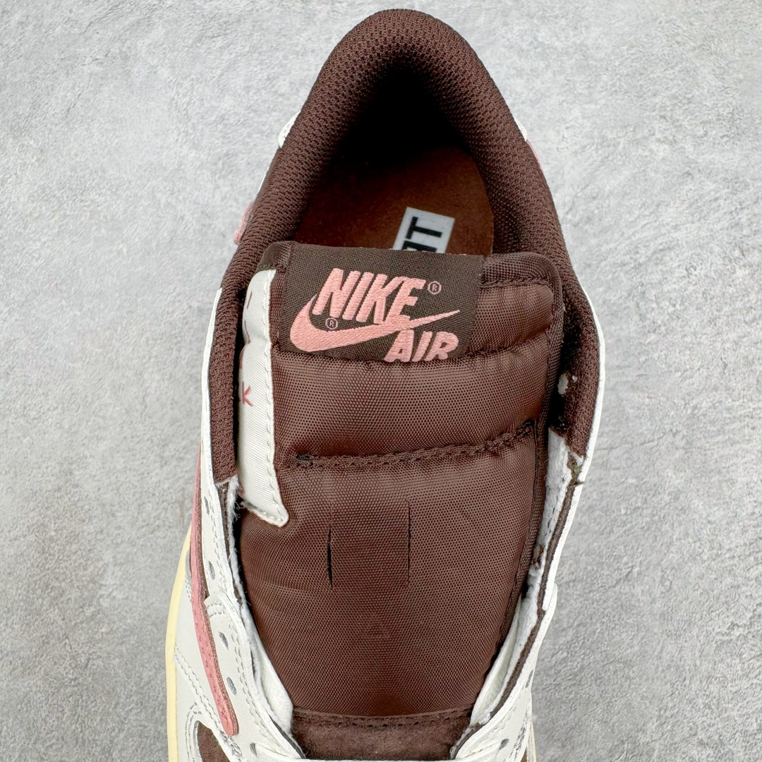 图片[5]-💰190 ＃KZ Travis Scott x Air Jordan AJ1 Low OG SP TS联名倒钩低帮 白棕粉 DZ4137-206 毫无疑问市场中端王者 耗时半年巨作 全套原纸板楦头开发 确保原汁原味 完美呈现倒钩版型 原档案转印油墨一体 东莞原厂磨具大底独家尺码35.5 48.5 一码一磨具拒绝假半码 此版本只针对中端市场 皮料材质有所更替 其他数据细节工艺流程均保持一致 绝不口嗨 细节品控鞋型随意秒杀市面3XX 4XX 原盒原配 外盒透明胶套 内侧字体 工整带凹凸感 原厂拉帮工艺 针距密度一致 后跟弧度收口自然不对折 极致一眼正品既视感 进口玻璃冲刀皮料裁剪零毛边 承诺百分百一致原鞋 全鞋电脑针车工艺 进口港宝加持 后跟自然饱满 全鞋荧光划线卡点 追求极致完美 每一双都是工艺品 多重QC质检 超越公司货的品控标准 实实在在的免检产品 SIZE：35.5 36 36.5 37.5 38 38.5 39 40 编码：by2936060-运动鞋