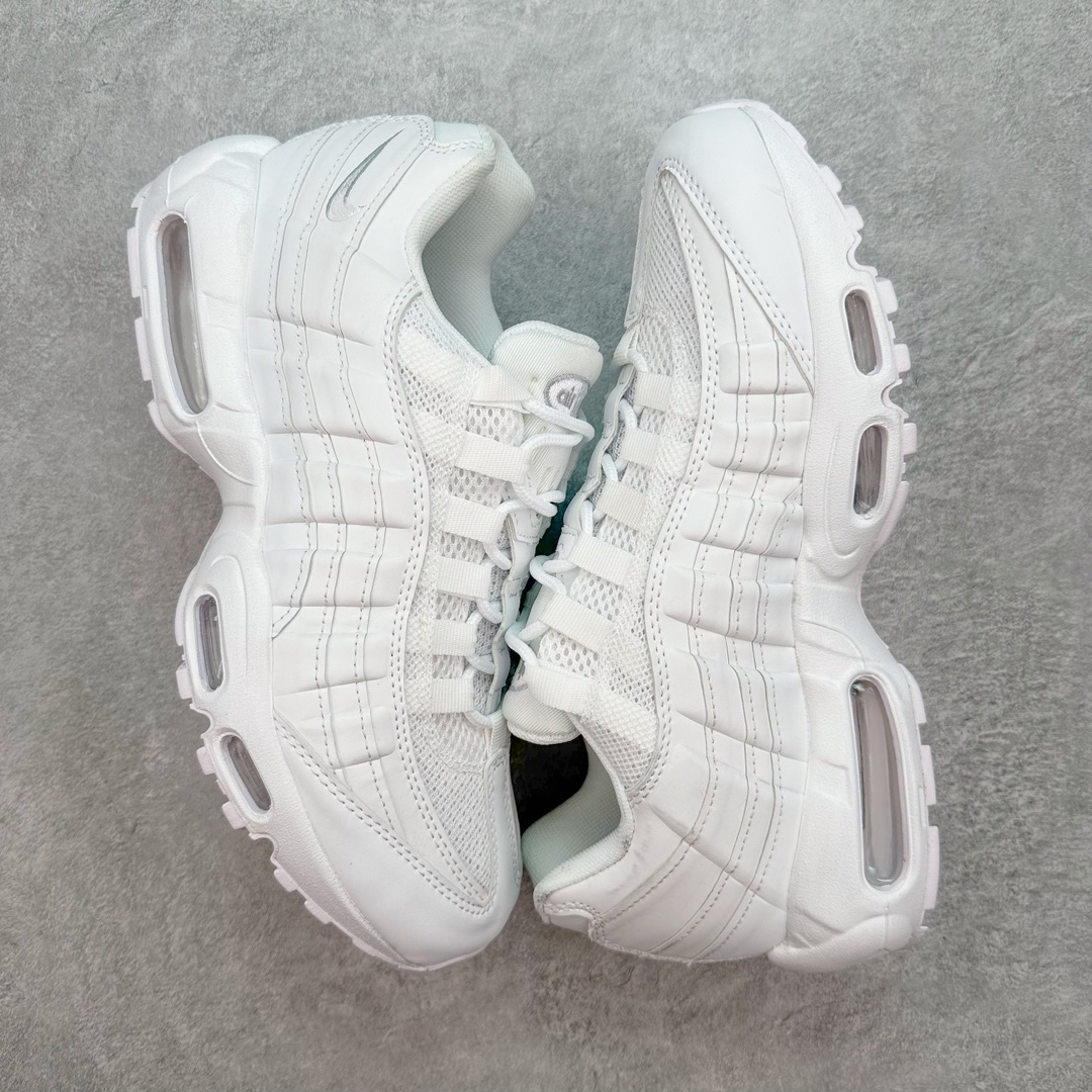 图片[3]-💰180 ＃MX版 NK Air Max 95 复古减震气垫跑鞋 CT1268-100 经典重温 外单专供大厂出品 品质稳定 一百余色 终端操作 鞋款设计灵感源于人体构造 中底设计基于人体的脊柱构造 是整体设计的核心 尼龙孔眼代表了肋骨 而分层式面板和网眼象征着肌肉纤维和肉体组织 Air Max 95采用了两个独立的吹塑成型的Air-Sole单元 并首次在前掌使用可视化气垫设计 Swoosh logo夜当作一个 点符号放在了鞋子的后帮位置 20年的发展让 AIR MAX 95有了不同的故事 20年后再度面向世人的时候 焕然一新的面貌 让人有了另外一种清新脱俗的感觉 SIZE：36 36.5 37.5 38 38.5 39 40 40.5 41 42 42.5 43 44 44.5 45 46 47.5 48 编码：Xby2936050-运动鞋