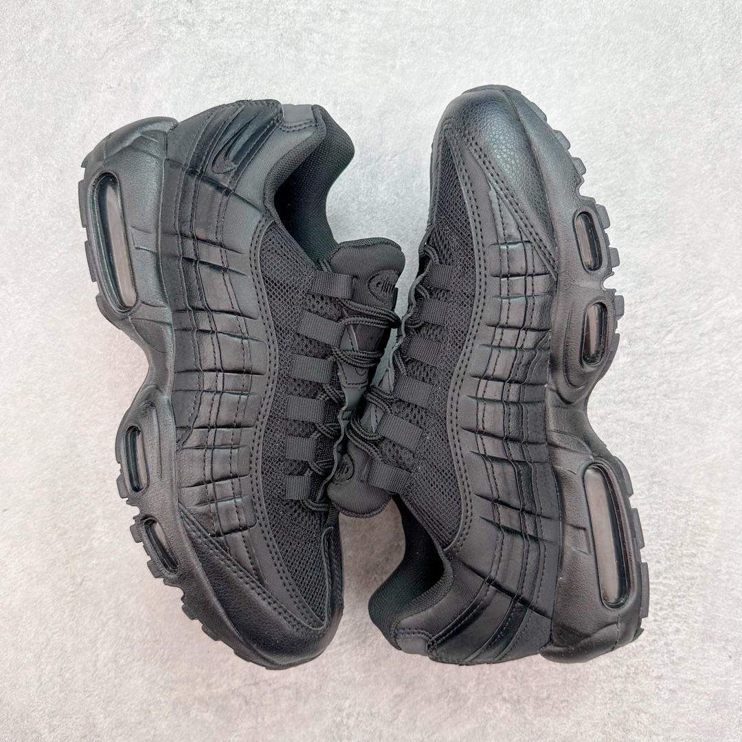 图片[3]-💰180 ＃MX版 NK Air Max 95 复古减震气垫跑鞋 CJ3906-001 经典重温 外单专供大厂出品 品质稳定 一百余色 终端操作 鞋款设计灵感源于人体构造 中底设计基于人体的脊柱构造 是整体设计的核心 尼龙孔眼代表了肋骨 而分层式面板和网眼象征着肌肉纤维和肉体组织 Air Max 95采用了两个独立的吹塑成型的Air-Sole单元 并首次在前掌使用可视化气垫设计 Swoosh logo夜当作一个 点符号放在了鞋子的后帮位置 20年的发展让 AIR MAX 95有了不同的故事 20年后再度面向世人的时候 焕然一新的面貌 让人有了另外一种清新脱俗的感觉 SIZE：36 36.5 37.5 38 38.5 39 40 40.5 41 42 42.5 43 44 44.5 45 46 47.5 48 编码：Xby2936050-运动鞋