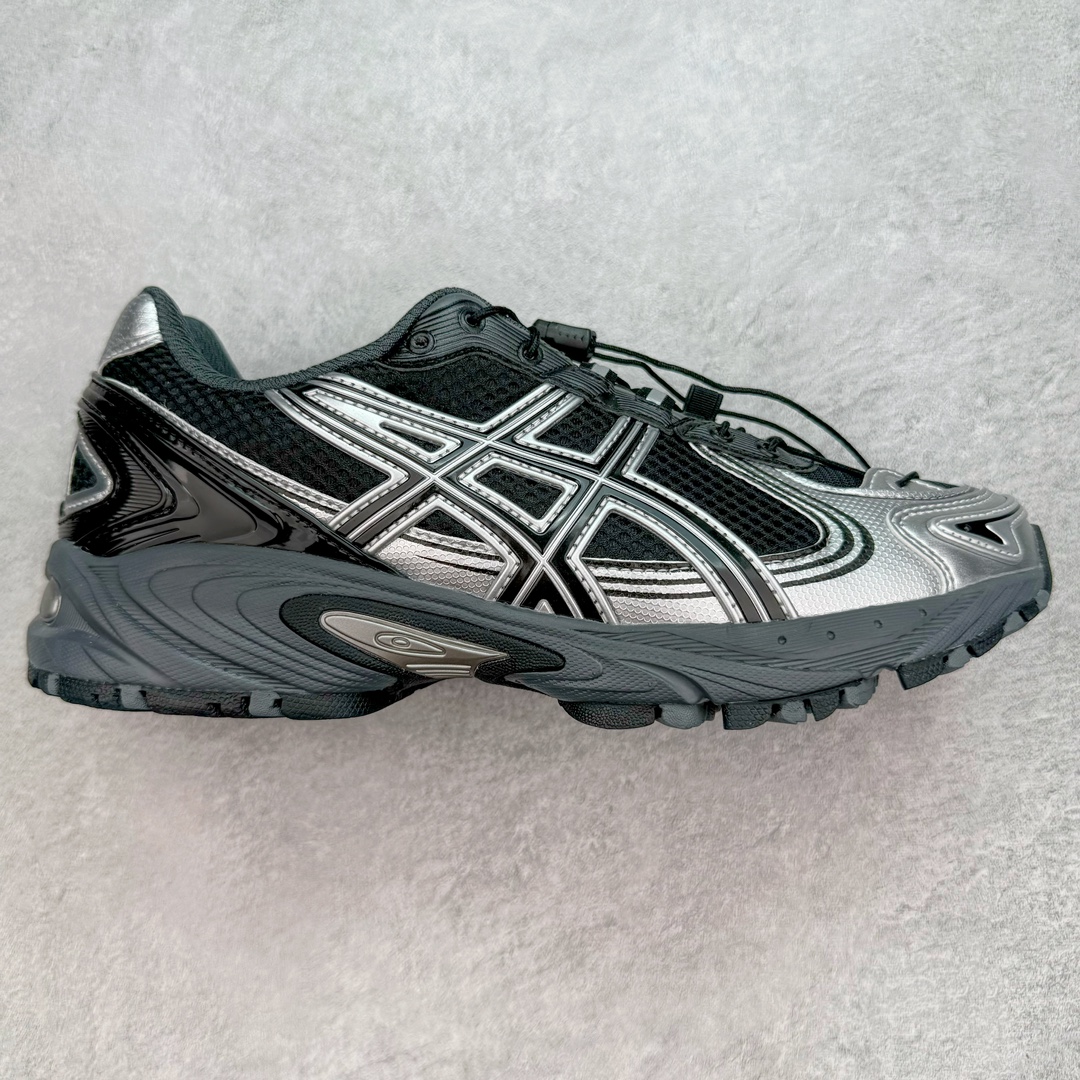 💰210 ＃Lw纯原 ASICS Gel-Kahana TR V4 亚瑟士机能户外风系列低帮轻量缓震休闲运动跑步鞋 身处城市的喧嚣，内心的想象却永不停歇，Z世代处于现实的繁忙中始终想象着生活的另一种可能和对未知的展望。想象并非背离现实，而是对自我最真实的期待。为鼓励新世代青年唤起对自我的正向的想象，并展开积极的行动，ASICS亚瑟士于2024释出全新主题——唤想自定义。率先推出鞋款GEL-KAHANA TR V4，将出色的城市潮流与户外机能融为一体，实现无界想象与唤回真实自我的完美连结。于城市绽放姿态，唤想自定义。GEL-KAHANA TR V4融合了极具户外型格的设计细节。鞋款大底与中底采用了AHAR耐磨橡胶与GEL缓震胶技术，拥有良好的抓地力与舒适的穿着体验。鞋底所使用的一体化TPU稳定片，为更好地贴合GEL-KAHANA TR V4而全新开模再造，能有效防止脚部过度扭转与侧翻，在提供优秀稳定性的同时，进一步增强了鞋款的机能设计美学。快速系带系统在方便穿戴的同时，为户外运动提供了更优的防护。 GEL-KAHANA TR V4为日常穿着提供稳定、舒适的支撑，鼓励每个人在城市空间中的大胆探索，追寻无拘束的旷野之梦。尺码：36 37 37.5 38 39 39.5 40.5 41.5 42 42.5 43.5 44 44.5 45 46 编码：by2936080-运动鞋