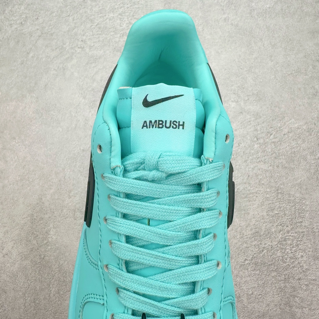 图片[5]-💰140 ＃福利特价‼AMBUSH x NK Air Force 1 Low 空军一号宽底版系列低帮百搭休闲运动板鞋 联名大钩 DV3464 在 Yoon Ahn 的职权范围内 AMBUSH 已经确立了自己在日本街头服饰生态系统中的主要地位 同时通过 Air Adjust Force 和一系列 Dunks 的合作帮助 他们最近在美国的东亚印记显着扩大 预计将在这个假期首次亮相 该品牌现在将其人才带入 Air Force 1，这是这两个群体年轻的四年关系中的第一次 除了之前看到的“白/黑”AF1 后者的结构始终采用优质工具 鞋面采用高端滚纹皮革 而 AMBUSH 品牌的鞋跟夹和加长的摩托车尾管 Swooshes 为下面所示的包覆设计注入了个性 相对于标志性的“三重黑”美学 深黑色产品享有上述色调的完全色调处理 除了它的中足格纹和上鞋舌品牌 它用清爽的白色细节和镀铬杜布拉斯照亮了漆黑的整体  “皇家蓝”锚定了从鞋垫到第二套服装不间断鞋底单元的所有东西 而与上述相同的装饰 – 包括鞋跟标签 – 以名义上的黄色阴影结束 尺码：36 36.5 37.5 38 38.5 39 40 40.5 41 42 42.5 43 44 44.5 45 编码：Sby2936010-运动鞋