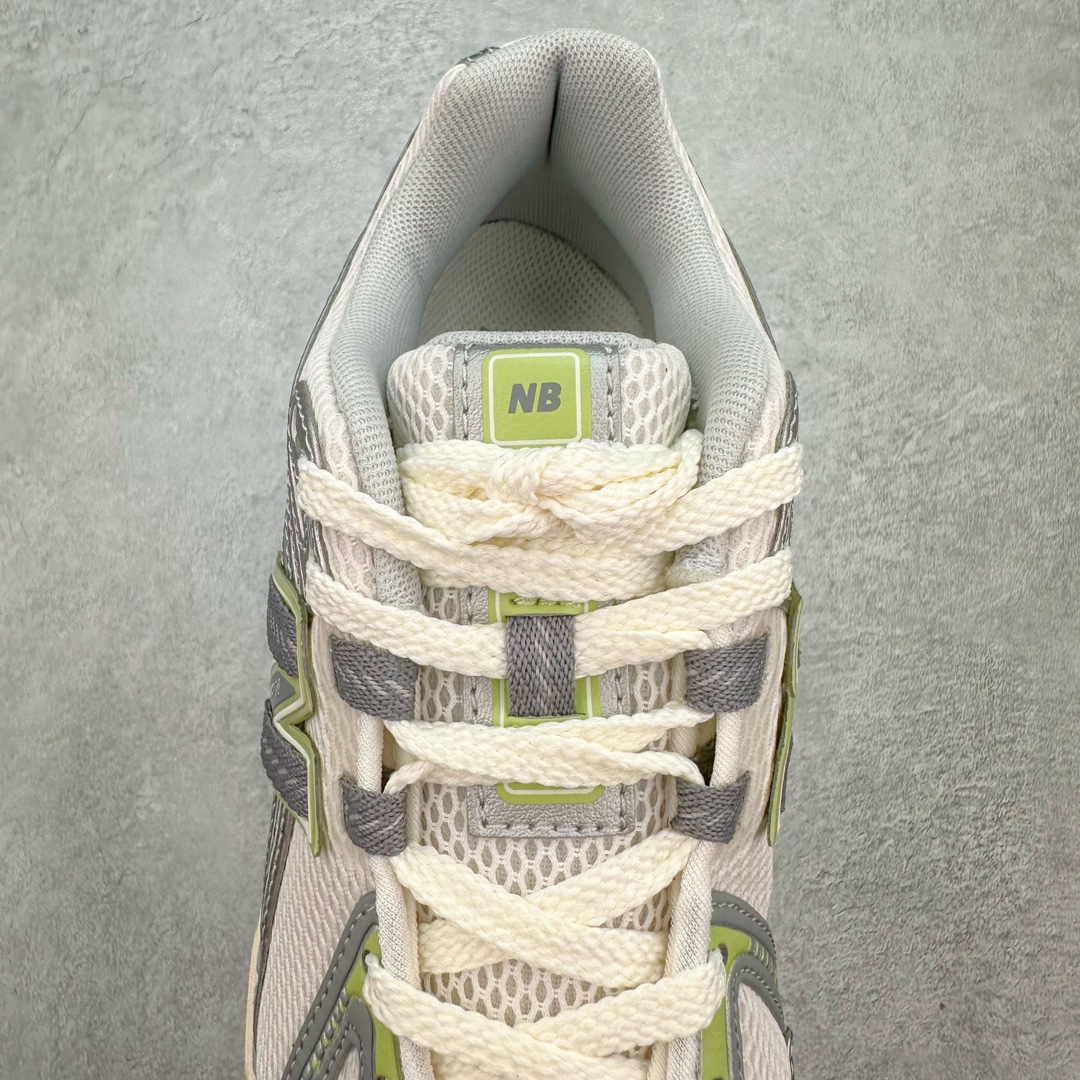 图片[5]-💰180 New Balance M1906R NB新百伦系列复古老爹风休闲运动慢跑鞋 采用轻质牛剖革拼接透气网眼衬垫织物鞋面材质 T-Beam大底提供足步弓支撑 保持步态稳定#后跟搭载外露缓震胶 鞋身整体以各种深浅不一的灰色覆盖 鞋头以淡蓝色调装饰，网眼衬垫通过不规律的色块实现做旧的美感 泛黄的鞋底更是进一步增添了复古气息 尺码：36 37 37.5 38 38.5 39.5 40 40.5 41.5 42 42.5 43 44 45 编码：Fby2936050-运动鞋