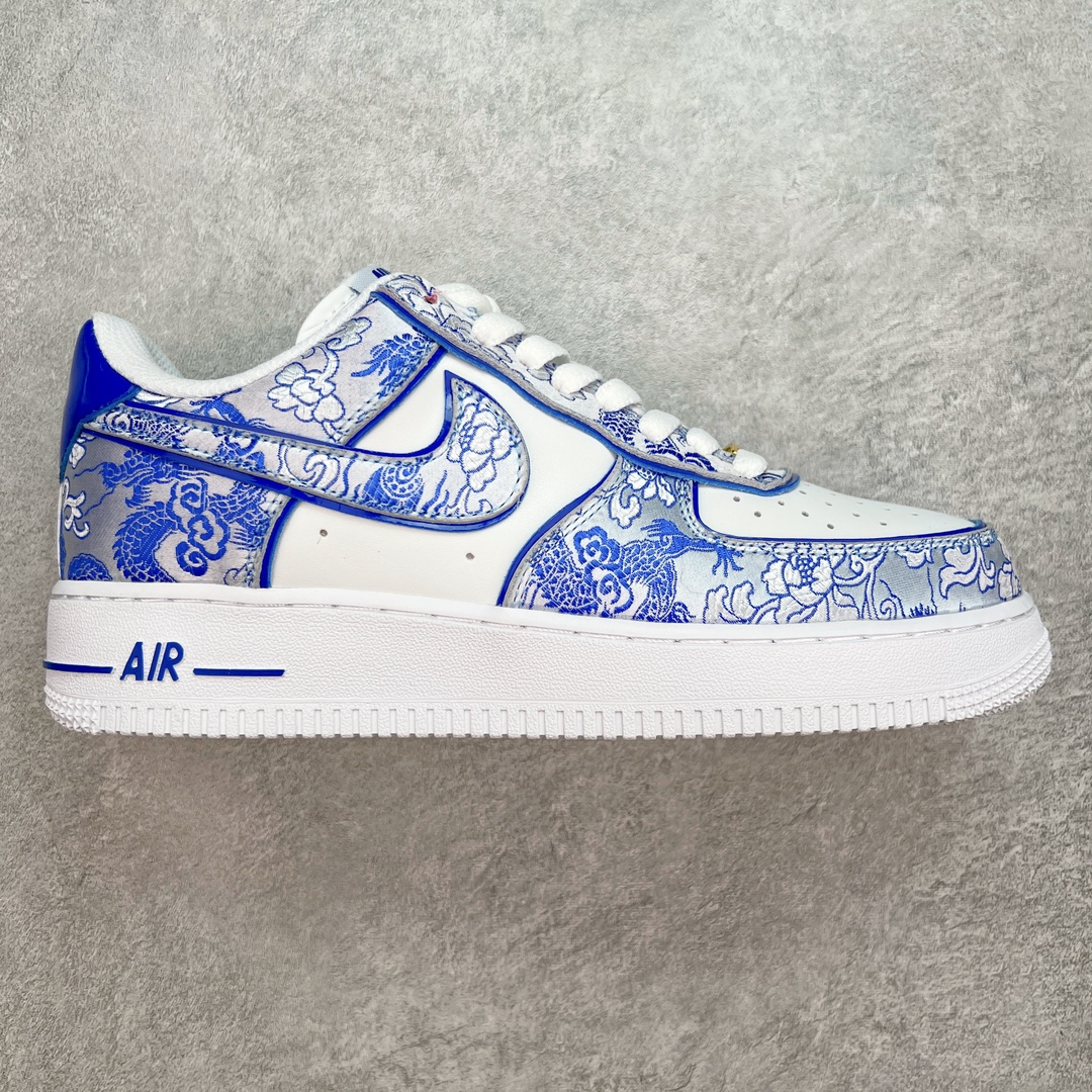 💰230 NK Air Force 1´07 Low 空军一号低帮百搭休闲运动板鞋 CW2288-201 柔软、弹性十足的缓震性能和出色的中底设计 横跨复古与现代的外型结合 造就出风靡全球 三十多年的Force 1 直到今天还深受青睐 SIZE：36 36.5 37.5 38 38.5 39 40 40.5 41 42 42.5 43 44 44.5 45 编码：Fby3936000-运动鞋