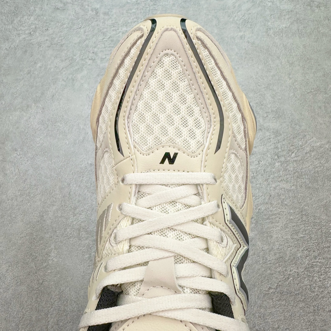 图片[4]-💰210 ＃C版 New Balance NB9060系列 新百伦绒面革网布经典百搭防滑耐磨透气低帮生活休闲鞋 新百伦又带来了新鞋型 并且是与芝加哥街头品牌 Joe Freshgoods 的联名款 鞋身主体采用了类似 990 系列的设计风格 与传统复古慢跑鞋区别不大 最大的变化就是鞋底部分 在传统设计的中底外层 增加了多个分区的模块 圆润的线条设计与我们熟悉的 New Balance 风格截然不同 但与同样充满弧形线条的鞋面搭配 看起来毫无违和感 Size：36 37 37.5 38 38.5 39 40 40.5 41 42 42.5 43 44 45.5 46.5 编码：by2936080-运动鞋