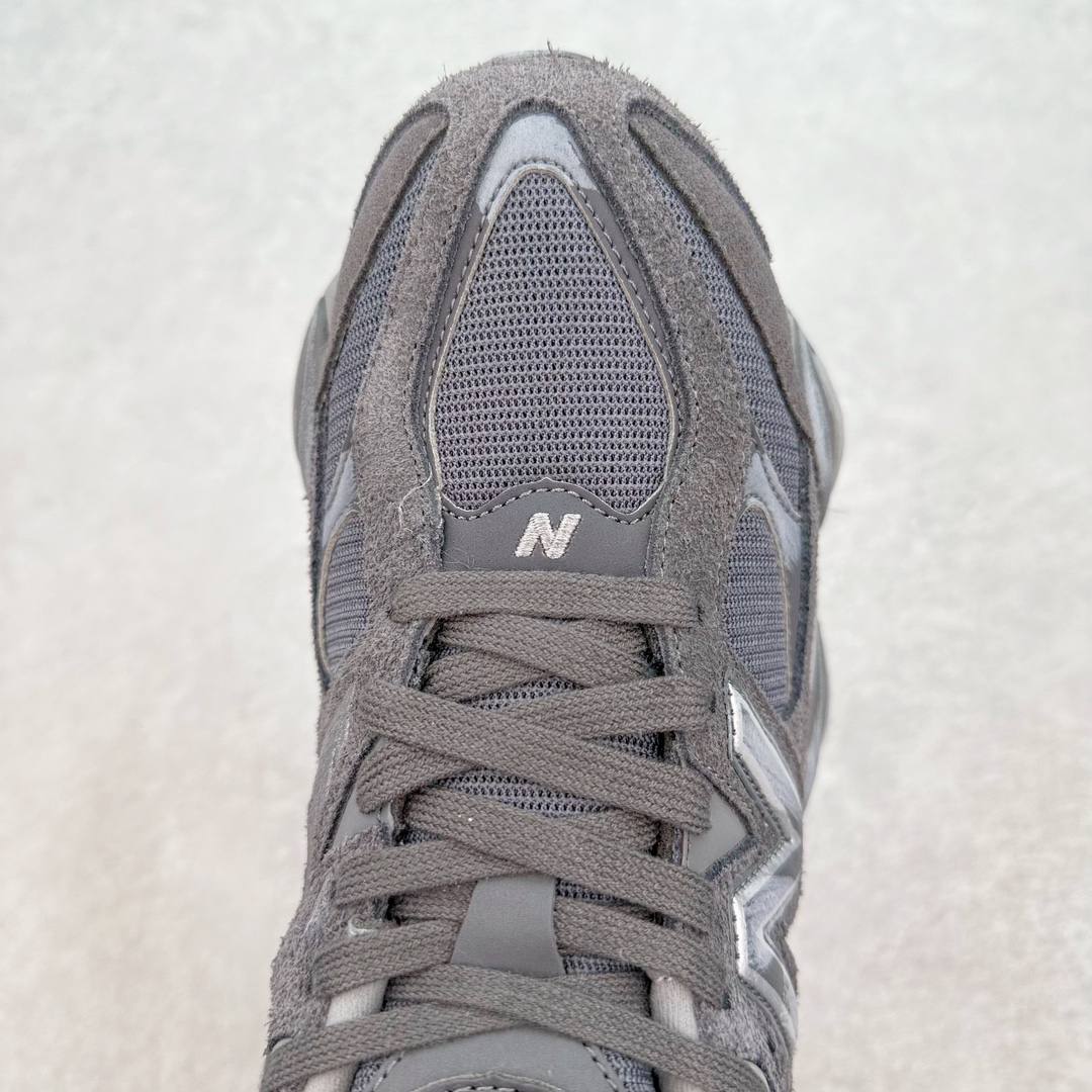 图片[4]-💰210 ＃C版 New Balance NB9060系列 新百伦绒面革网布经典百搭防滑耐磨透气低帮生活休闲鞋 新百伦又带来了新鞋型 并且是与芝加哥街头品牌 Joe Freshgoods 的联名款 鞋身主体采用了类似 990 系列的设计风格 与传统复古慢跑鞋区别不大 最大的变化就是鞋底部分 在传统设计的中底外层 增加了多个分区的模块 圆润的线条设计与我们熟悉的 New Balance 风格截然不同 但与同样充满弧形线条的鞋面搭配 看起来毫无违和感 Size：36 37 37.5 38 38.5 39 40 40.5 41 42 42.5 43 44 45.5 46.5 编码：by2936080-运动鞋