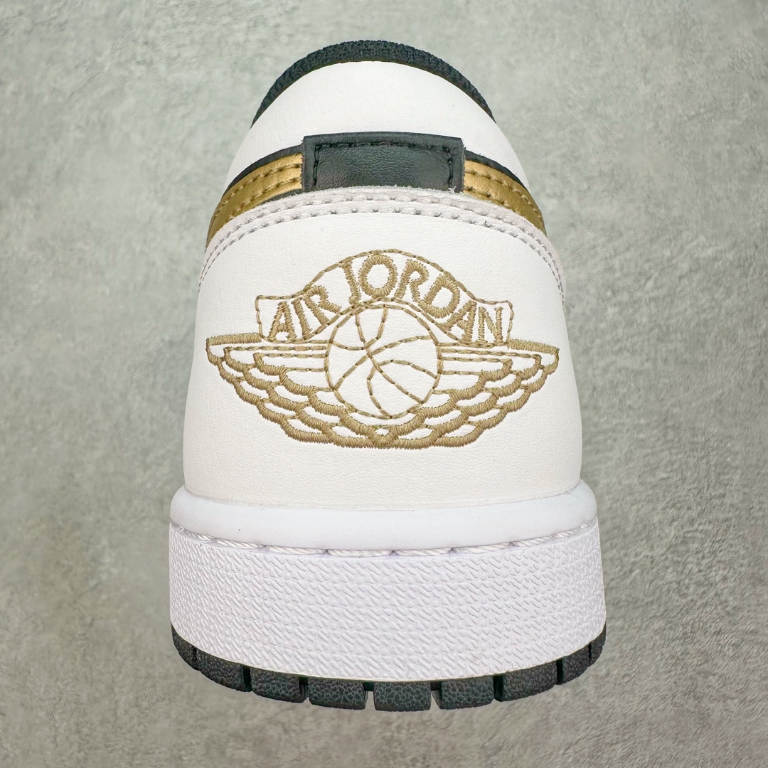 图片[8]-💰170 ＃K版 Air Jordan AJ1 Low 低帮 白黑金 553558-172 全新流水线出品 DT版本唯一平替选择 市场第二梯队最强版 全部原鞋开发 原楦原纸板开发 全鞋电脑针车 原厂内置全掌气垫 原盒内在原标 唯一Zp原版鞋带绑法 免检产品 全新2022版型 全头层皮料 完美零毛边处理 原厂配置全掌气垫 价格定位良心 几十个配色陆续出货 SIZE：36 36.5 37.5 38 38.5 39 40 40.5 41 42 42.5 43 44 44.5 45 46 47.5 编码：yby2936040-运动鞋