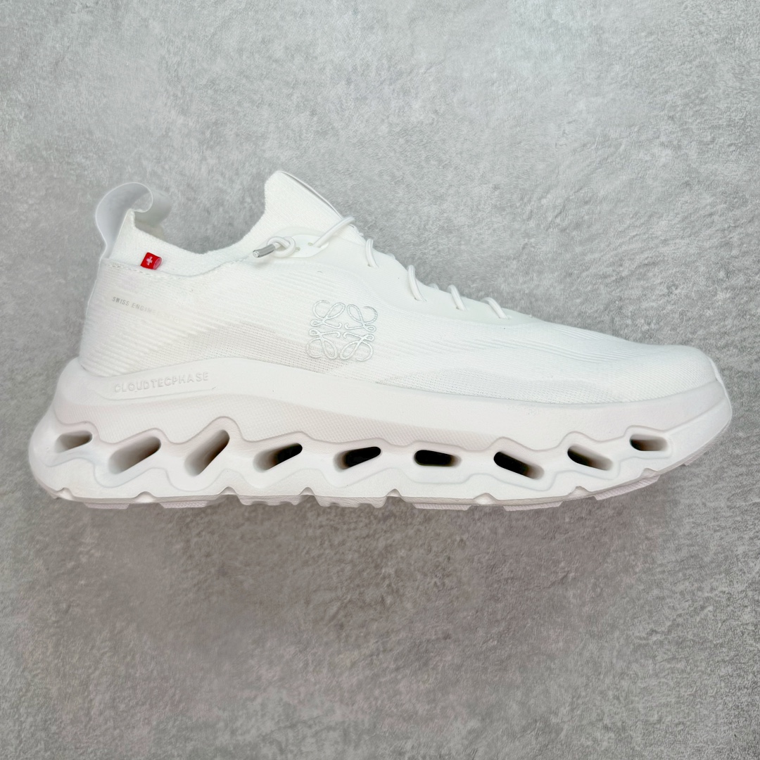 LOEWE x On Cloudtilt 2.0 昂跑罗意威联名 圆头系带生活休闲鞋 此运动品牌 开创于2010年 缓震着陆、强效回弹、轻柔质感的设计构思始终是ON研制关键 与此同时基于“为全球提供革新性的跑步感受”信念 陆续推出了多款跑鞋及其以专业运动人体跑步工程学为设计关键的功能性跑步服饰设备 让跑者不费力气地畅快畅跑 尺码：36 36.5 37.5 38 38.5 39 40 40.5 41 42 42.5 43 44 44.5 45-选品中心