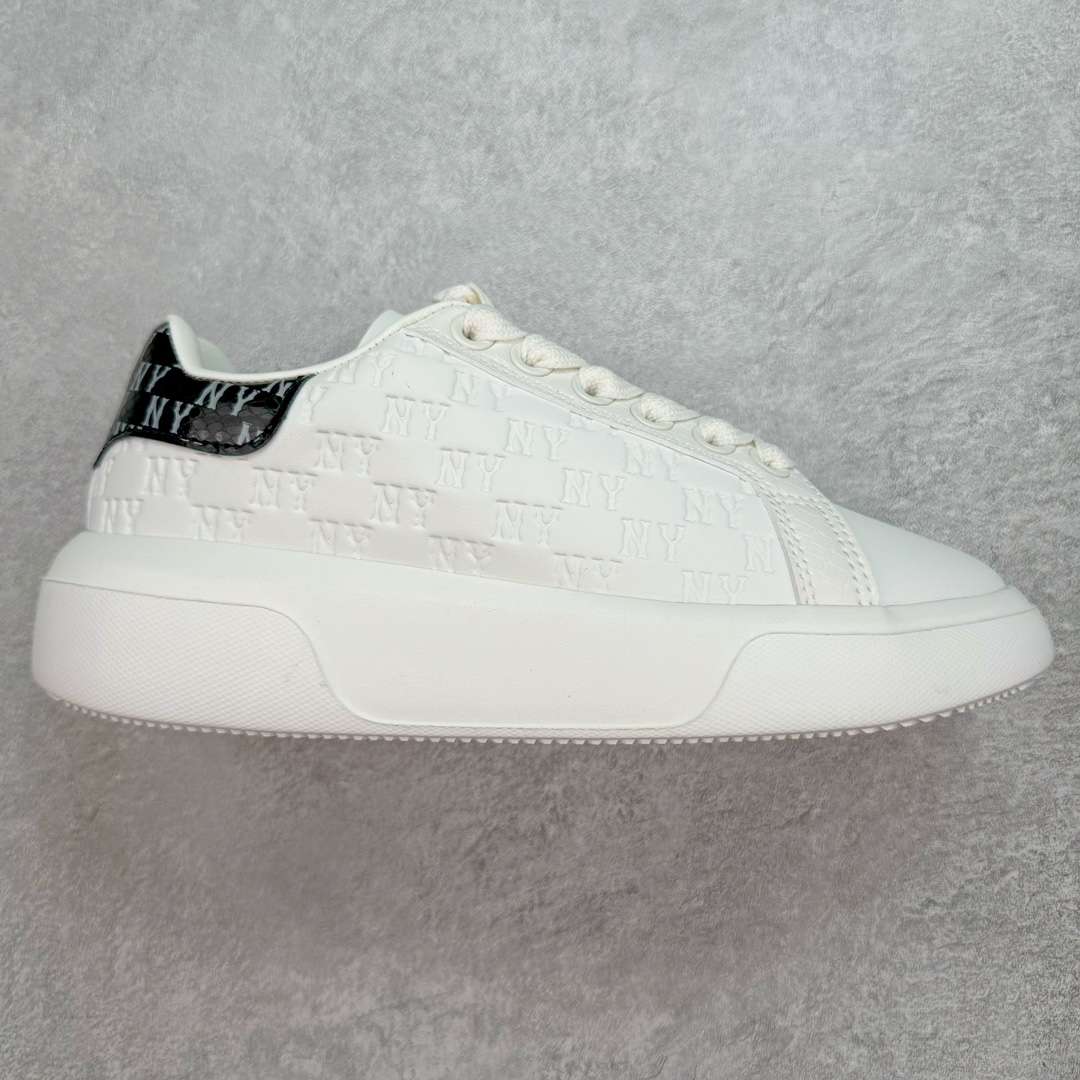 爆火女神显高显腿长款 Korea韩国限定 NY美国榄球洋基队x MLB Chukky Classic 经典老爹风轻量增高厚底百搭休闲运动慢跑鞋“NY大标印花”原楦原纸版数据开发#采用优质轻量克重纤维移膜皮革及透气网面鞋面材质#全新独立4cm厘米外增高轻质发泡大底 尺码:35 36 36.5 37.5 38 38.5 39 40 40.5 41 42 42.5 43 44-选品中心